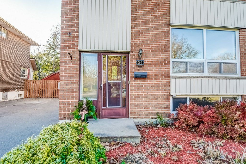 54 Waterbury Dr