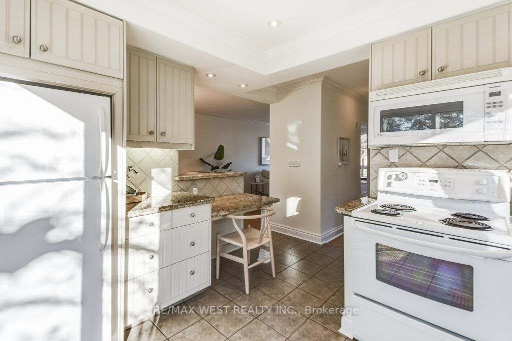 54 Waterbury Dr