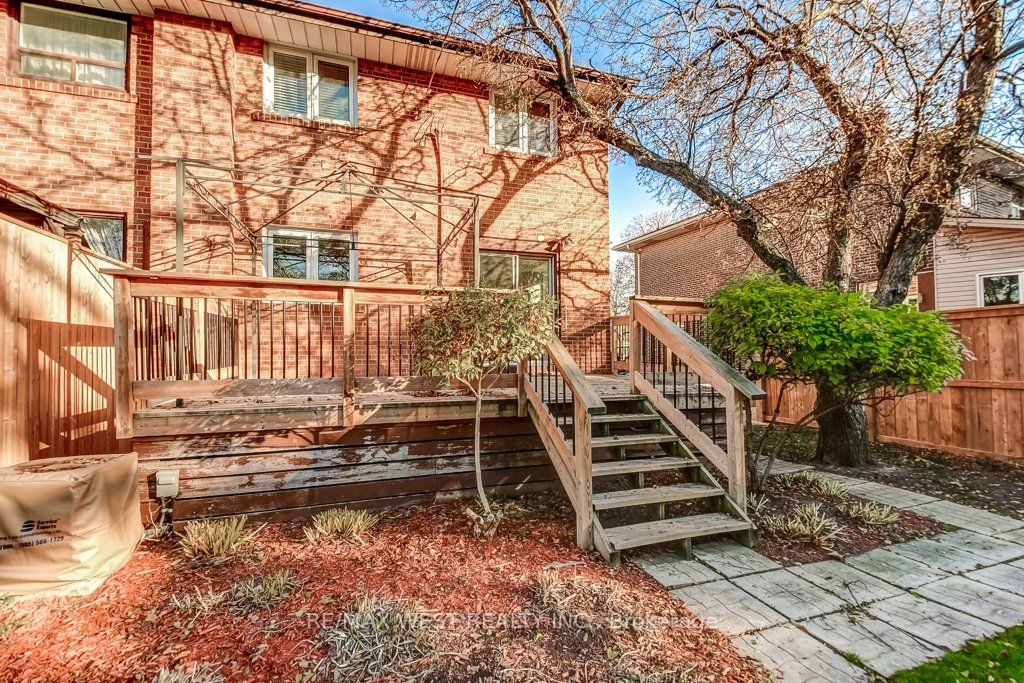 54 Waterbury Dr