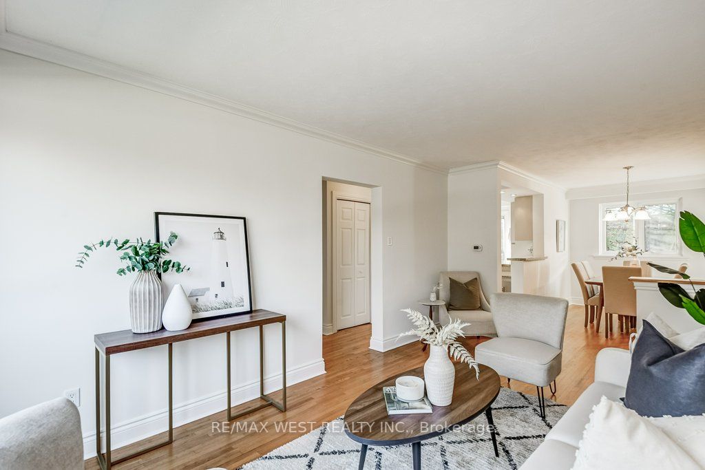 54 Waterbury Dr