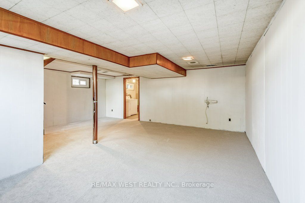 54 Waterbury Dr