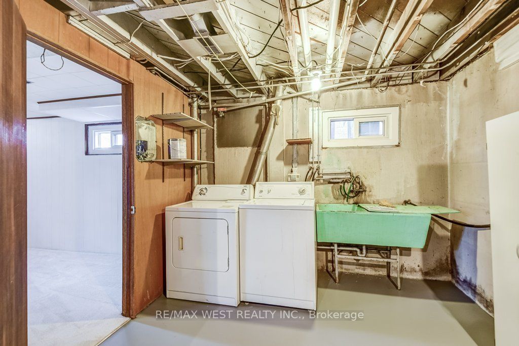 54 Waterbury Dr