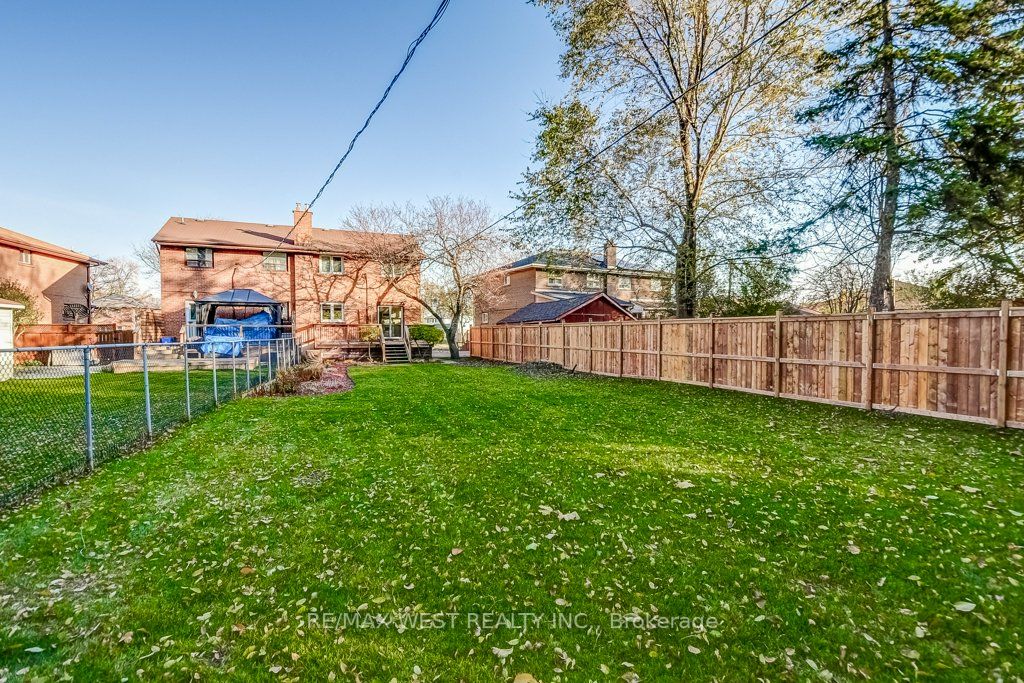 54 Waterbury Dr