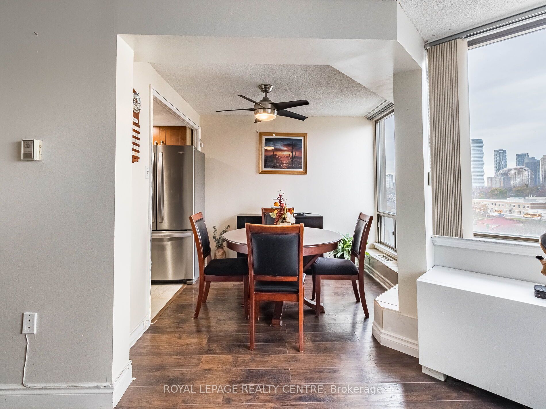 25 Fairview Rd W, #1011