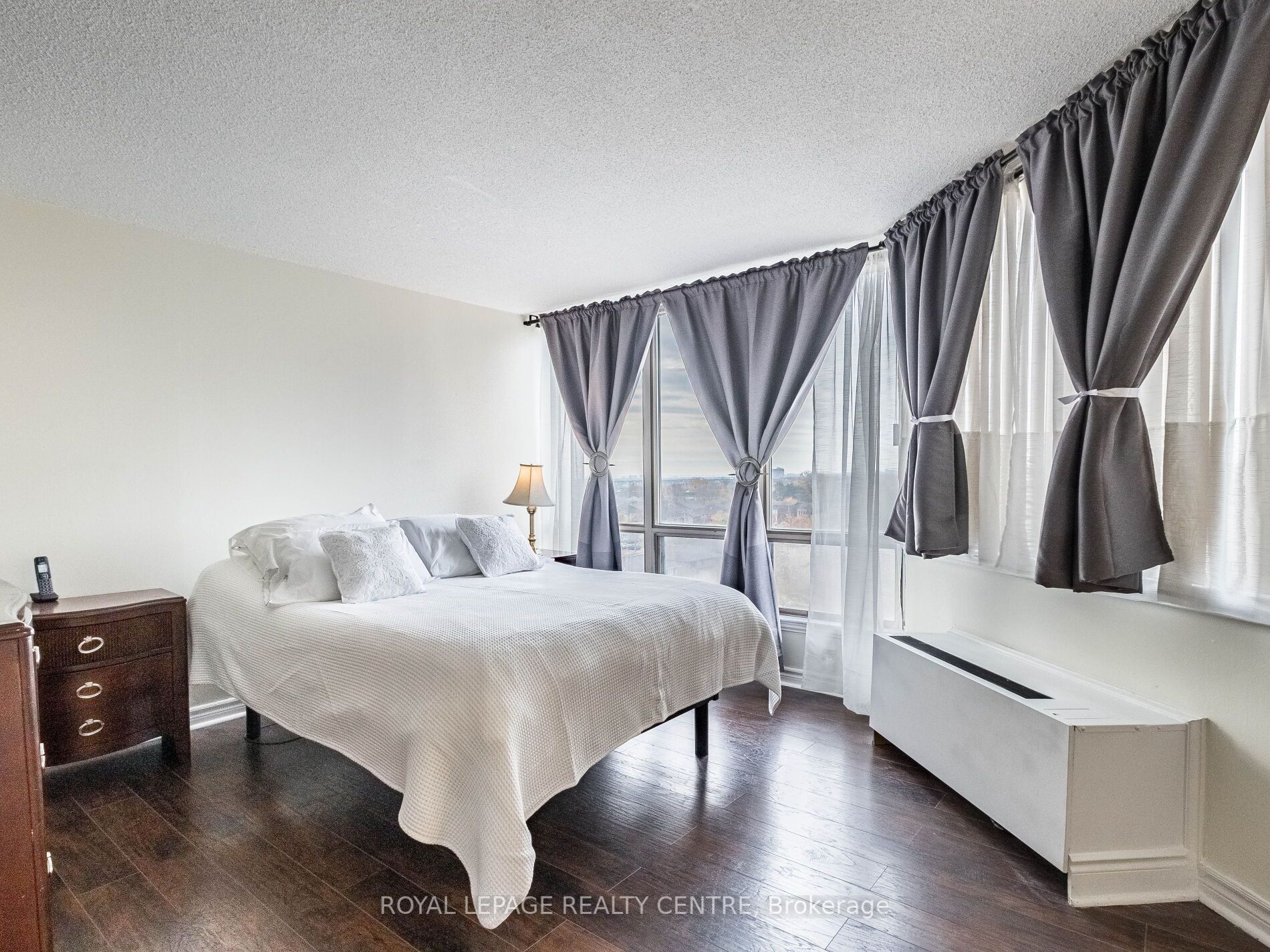 25 Fairview Rd W, #1011
