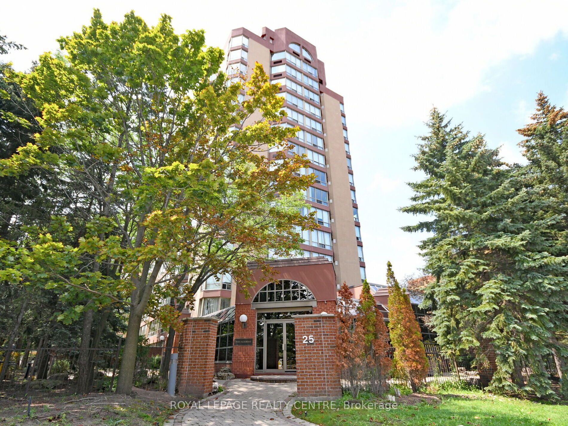 25 Fairview Rd W, #1011