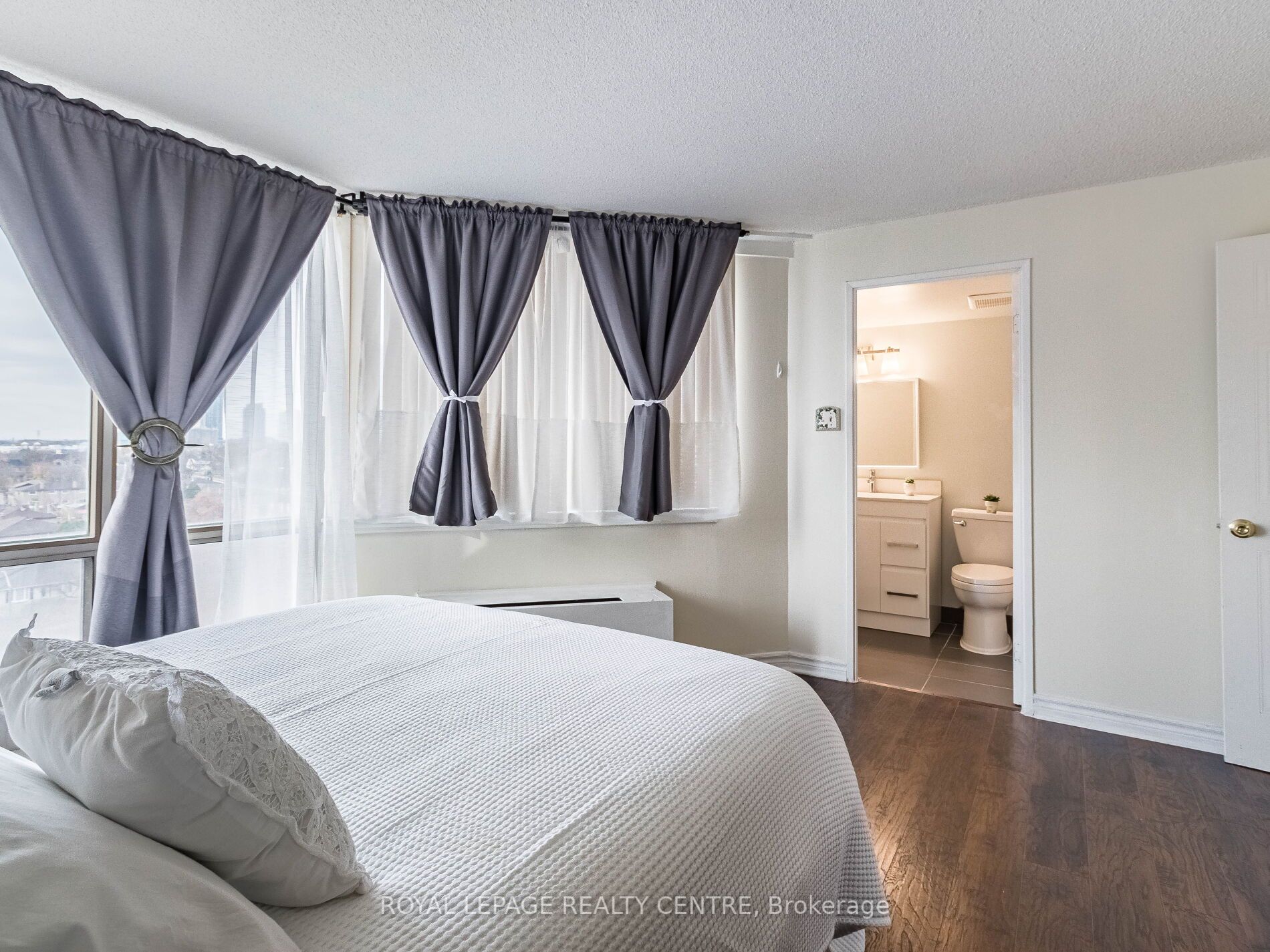25 Fairview Rd W, #1011