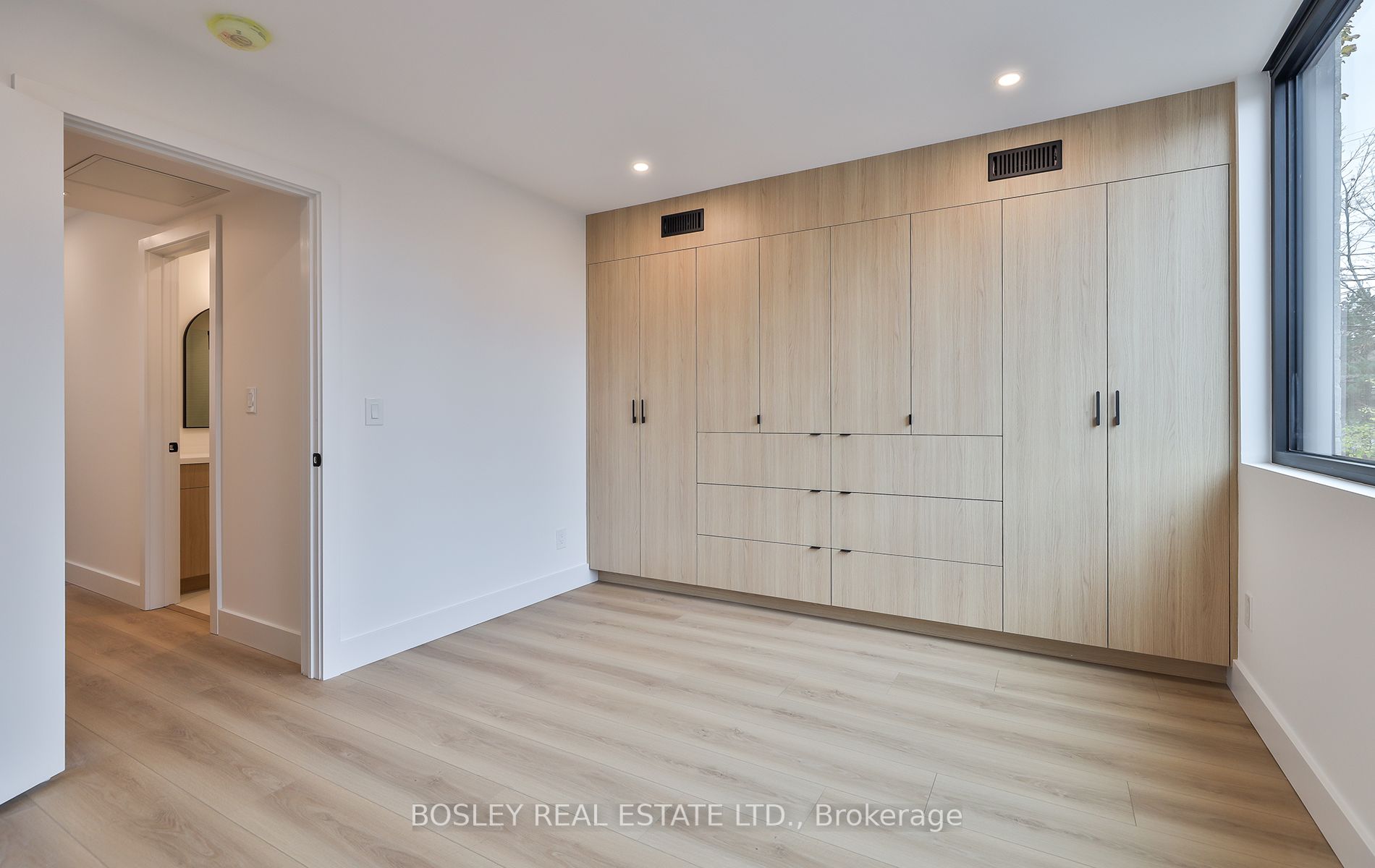 1404 Dufferin St, #Laneway