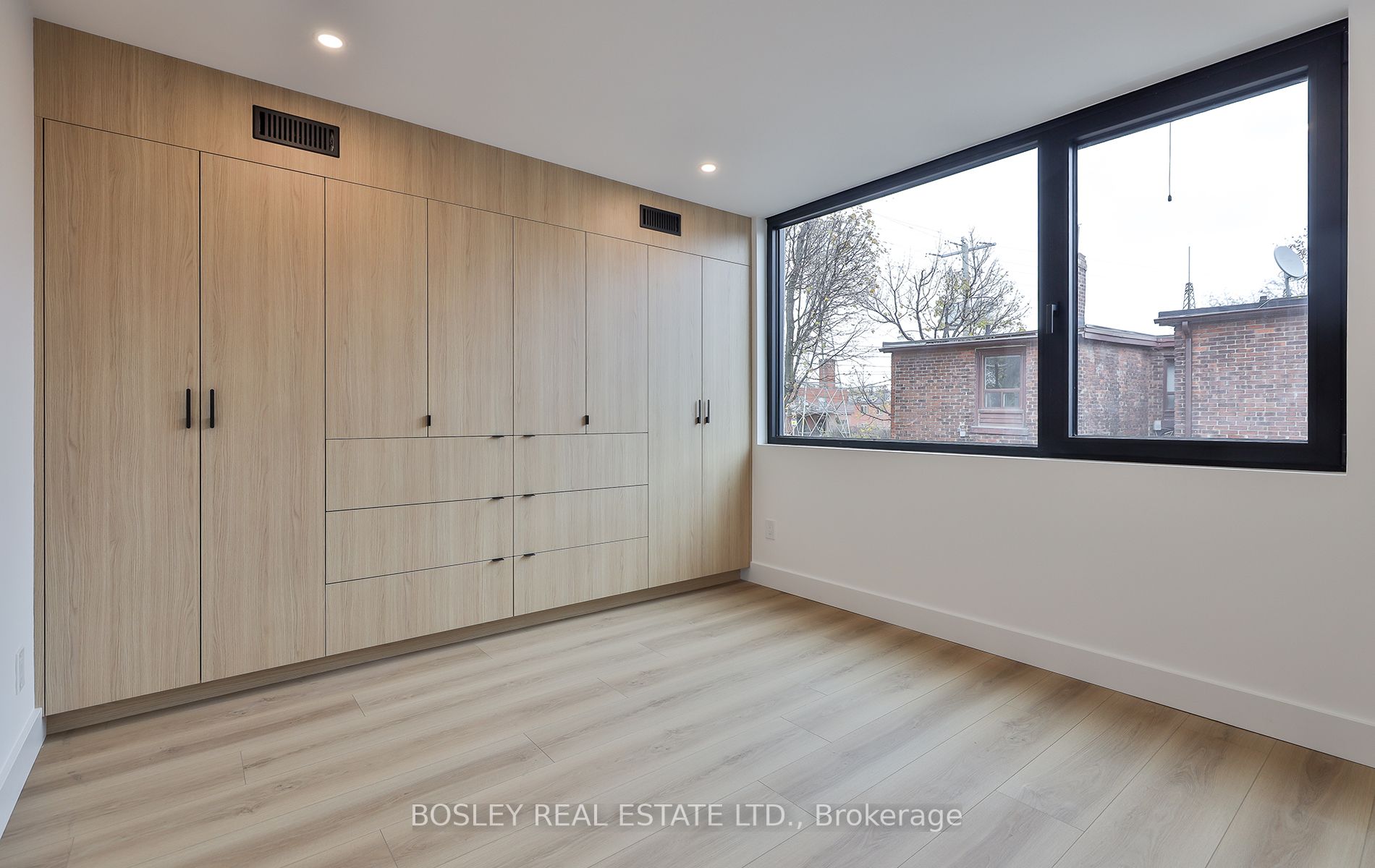 1404 Dufferin St, #Laneway