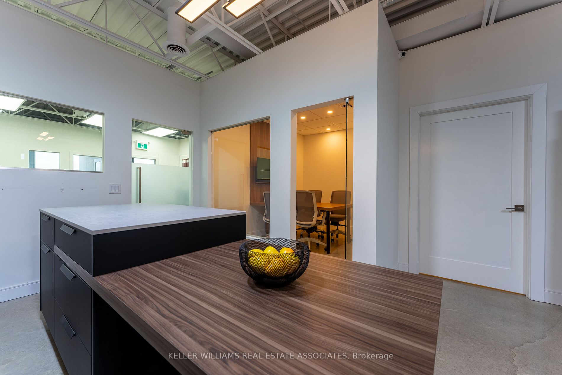 1235 Queensway E, #14