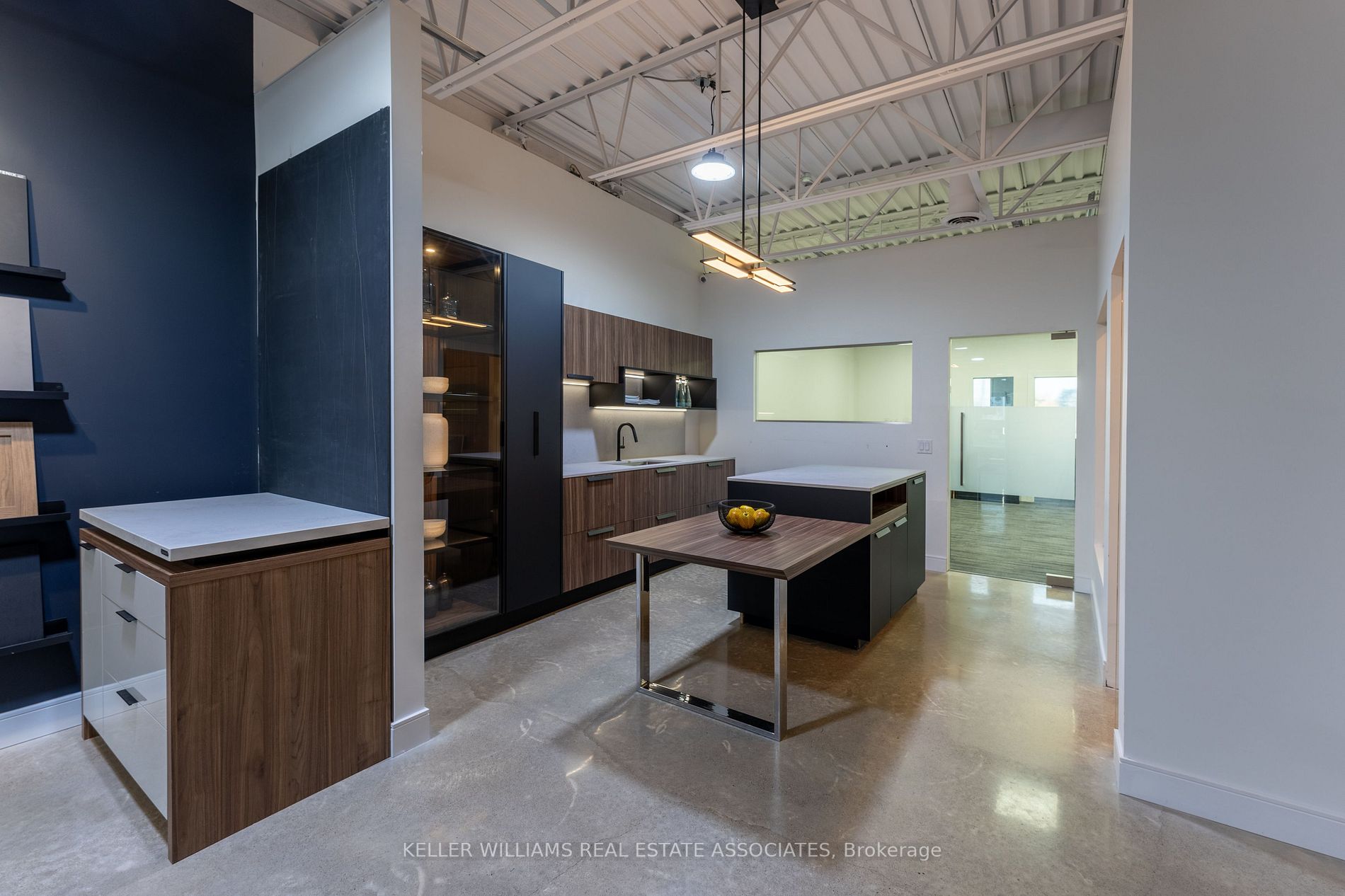 1235 Queensway E, #14