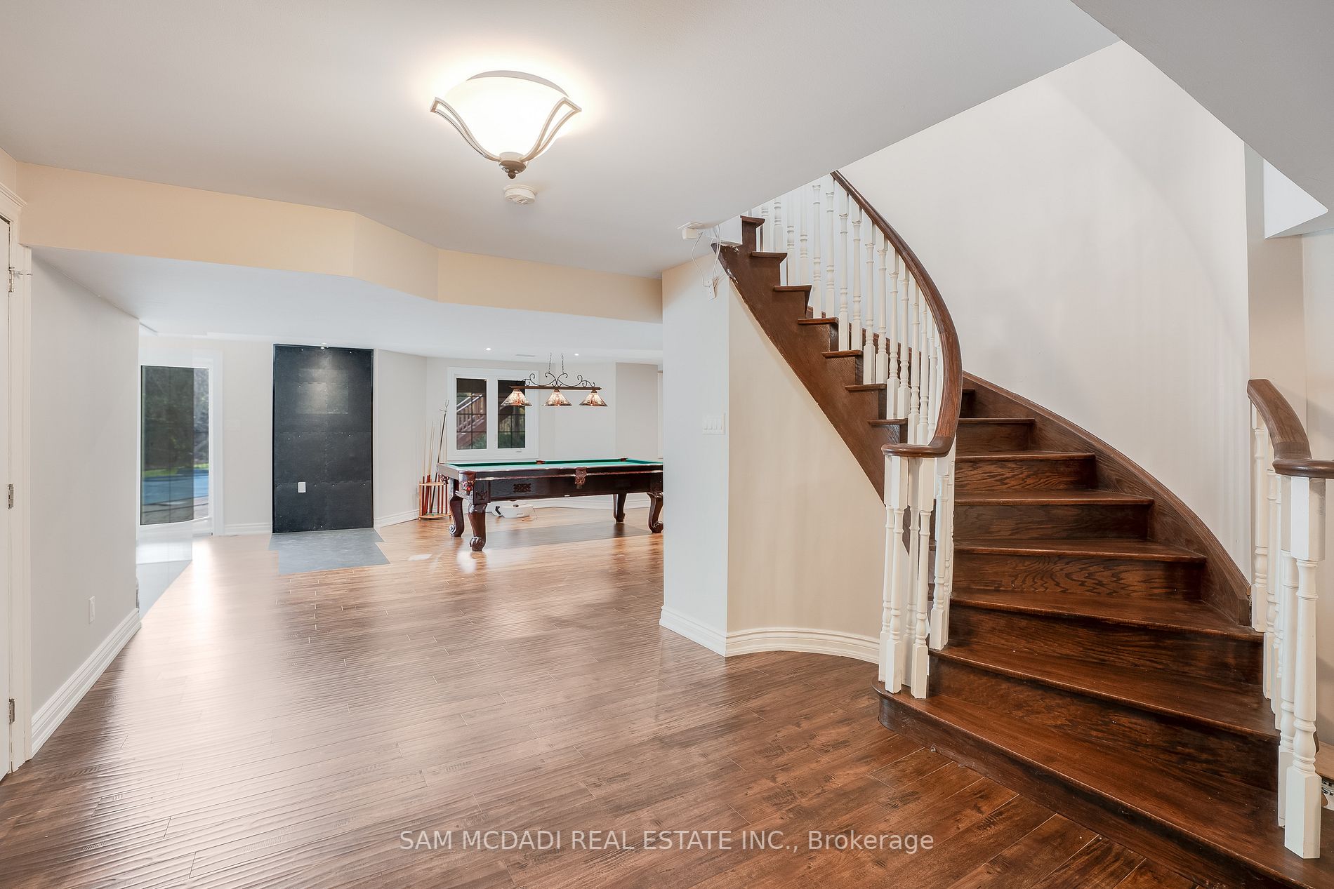 10 Stonehart St