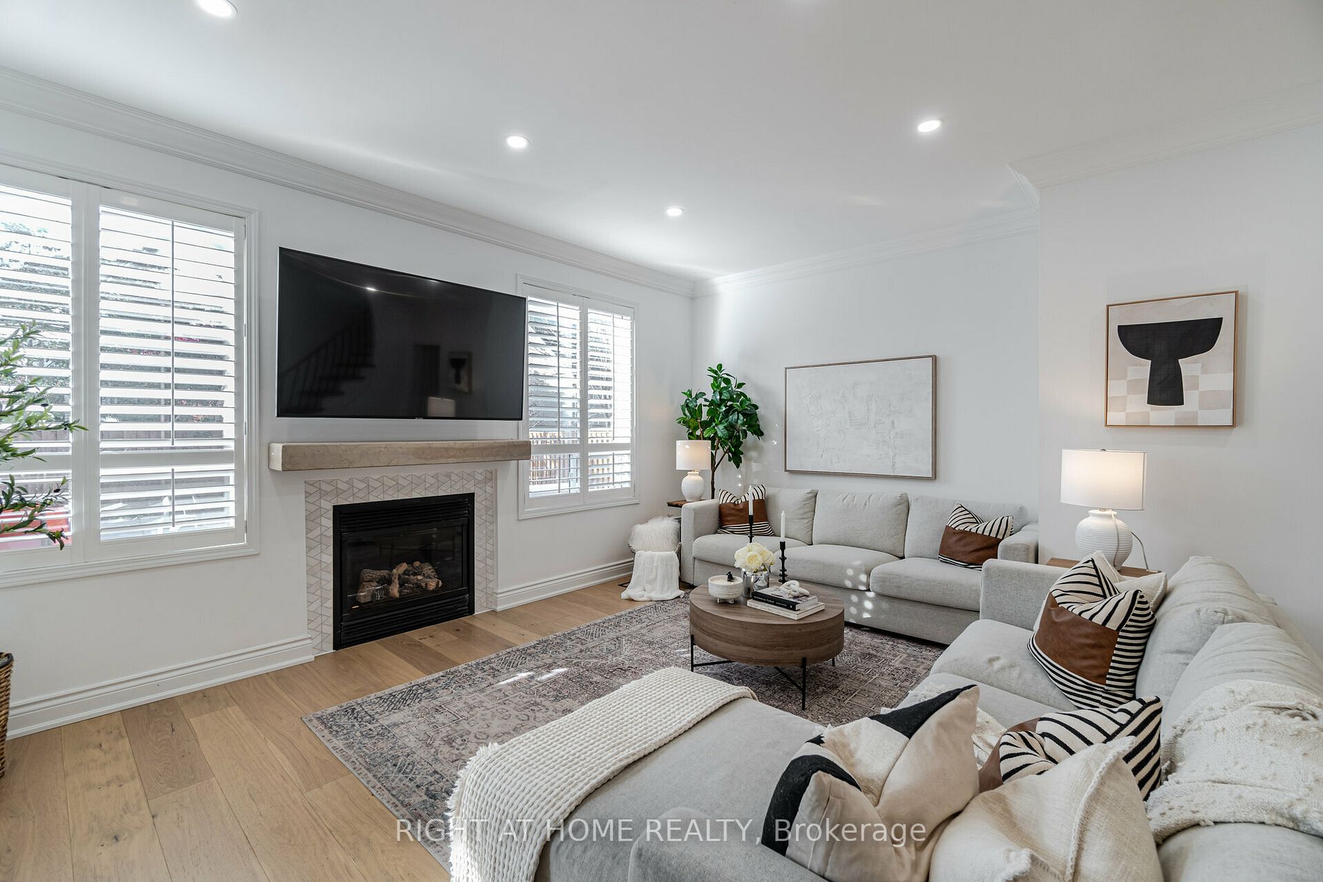 1642 Ramshaw Cres
