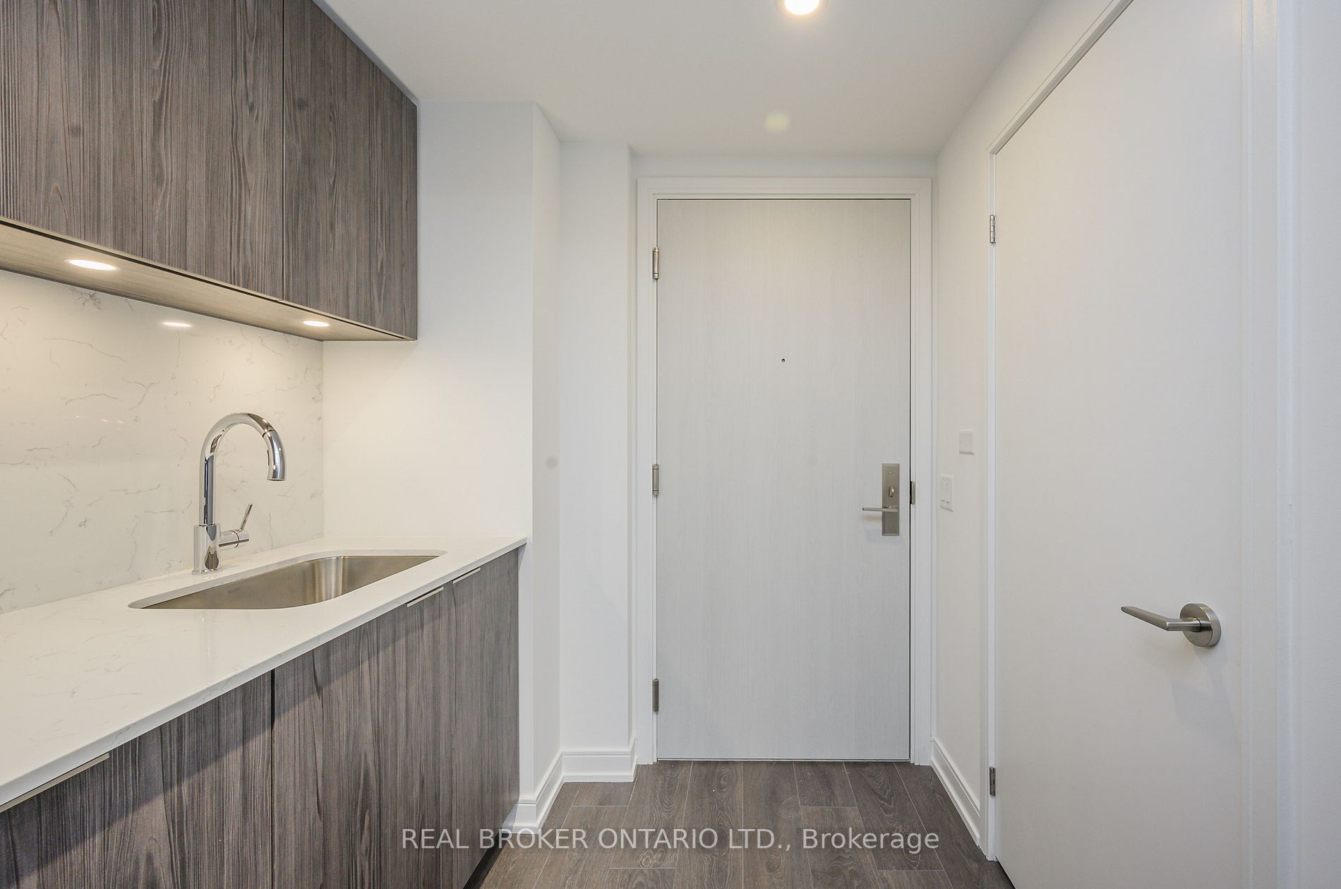 30 Samuel Wood Way, #1709