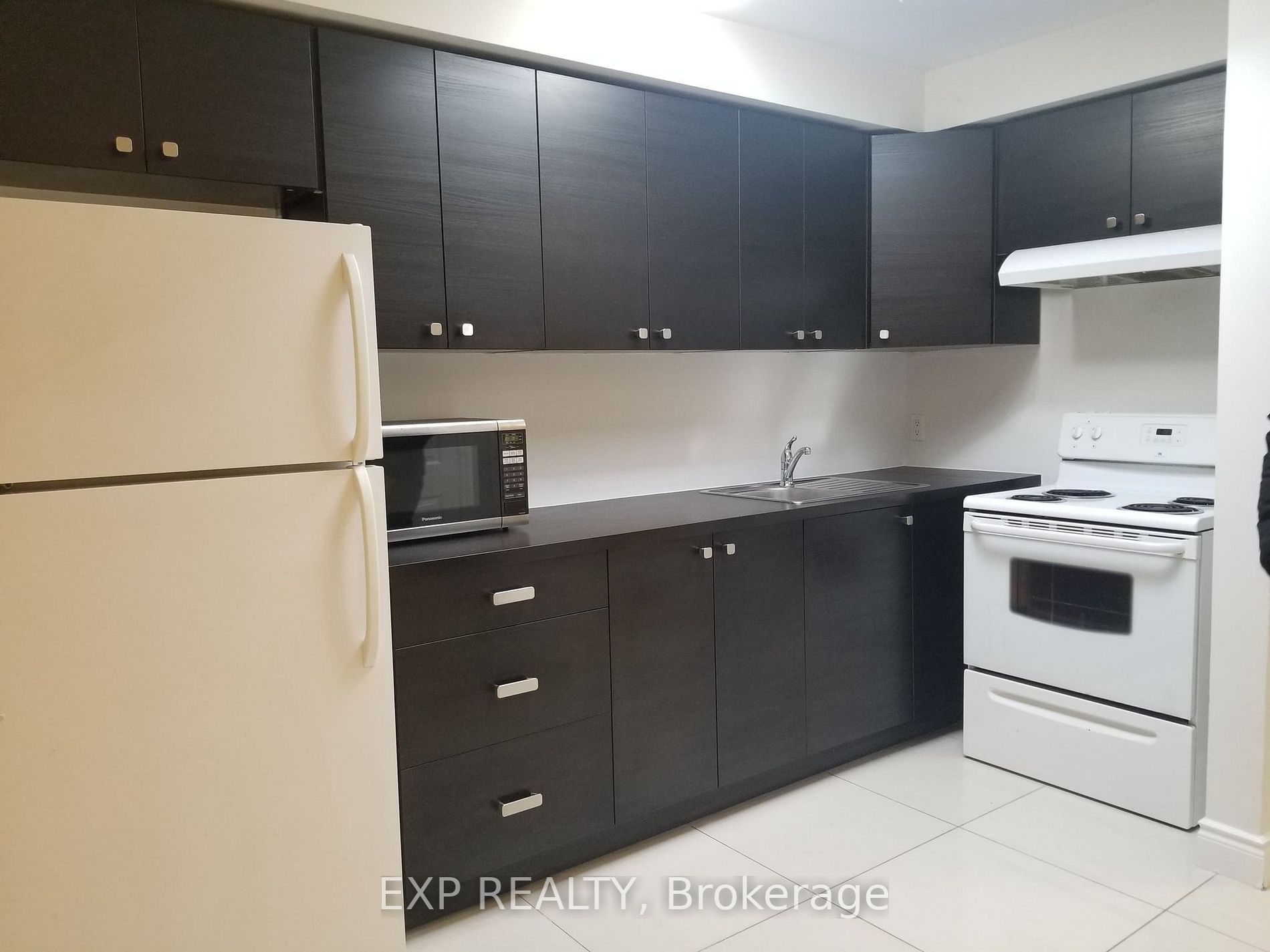 256 Lakeshore Road E, #2