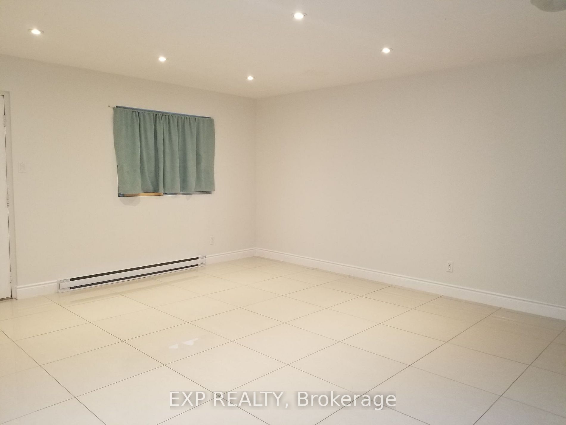 256 Lakeshore Road E, #2