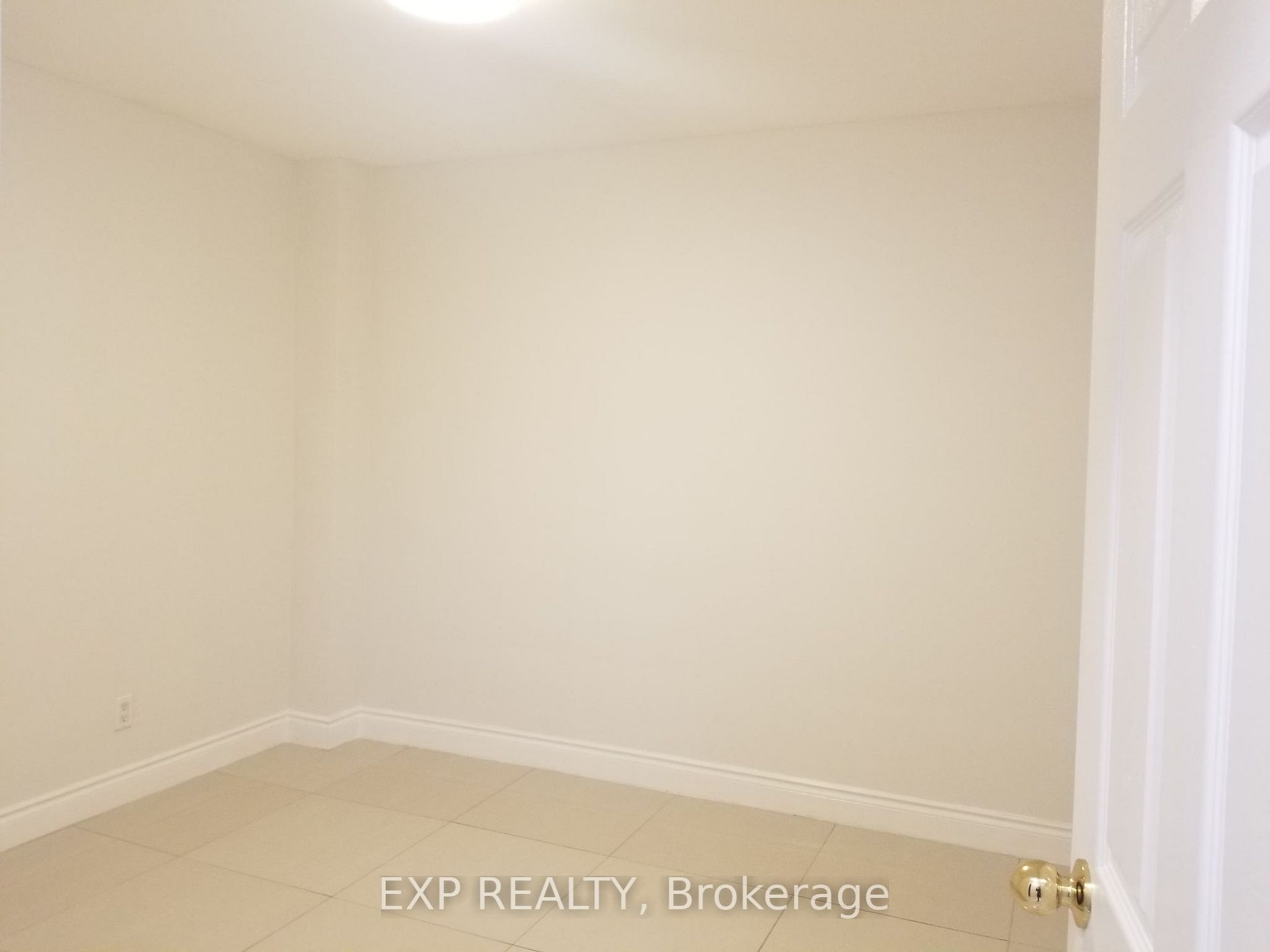 256 Lakeshore Road E, #2