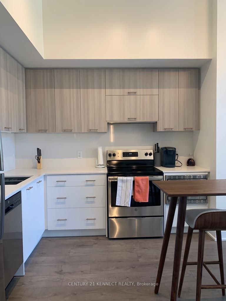 180 Veterans Dr, #101