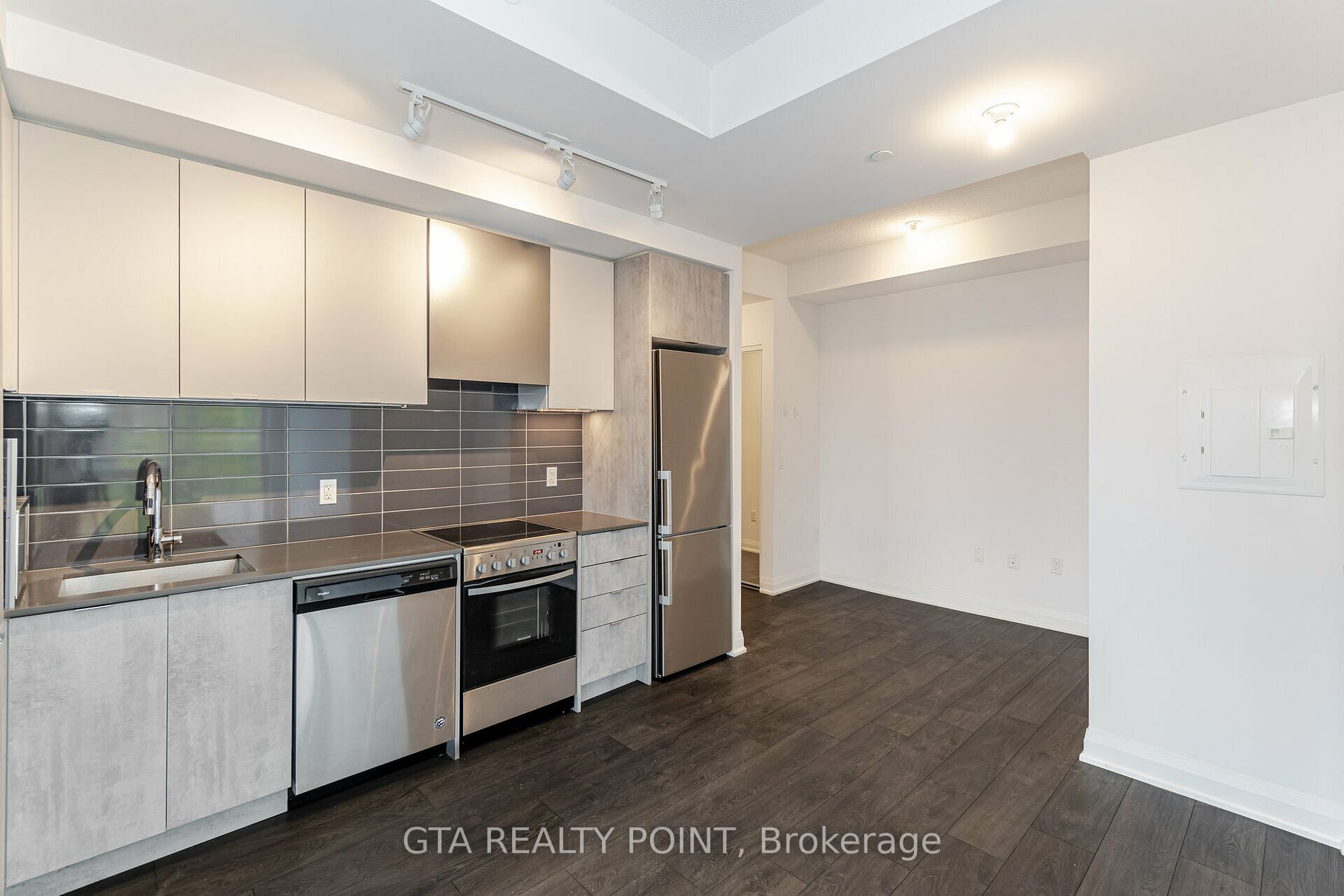 30 Gibbs Rd, #605