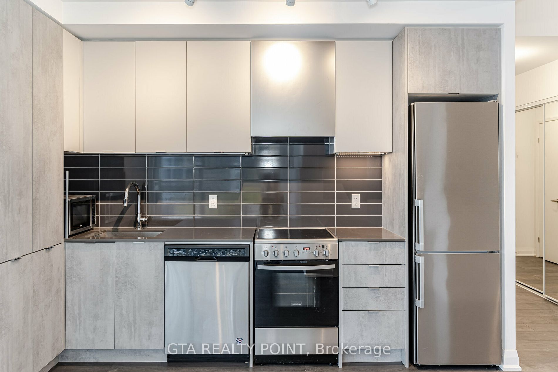 30 Gibbs Rd, #605