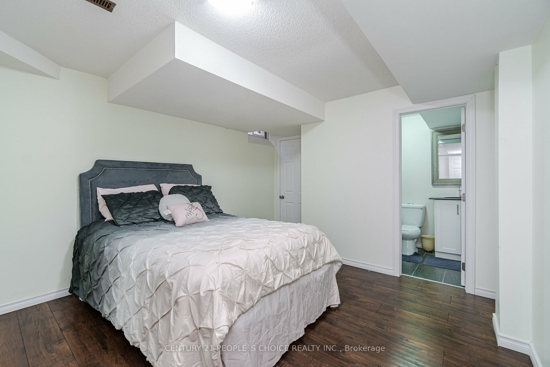 5919 Ladyburn Crescent