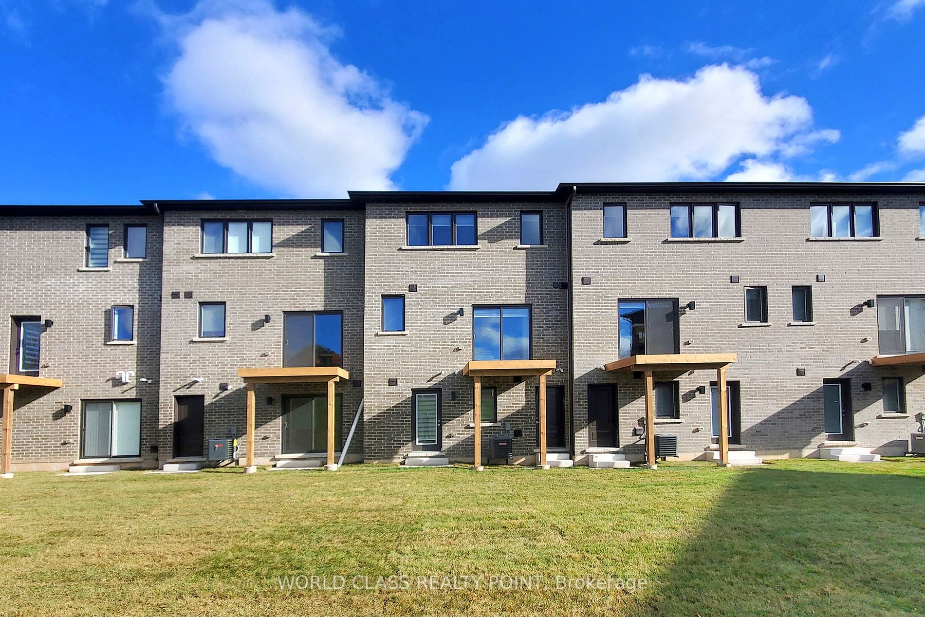 76 Windtree Way