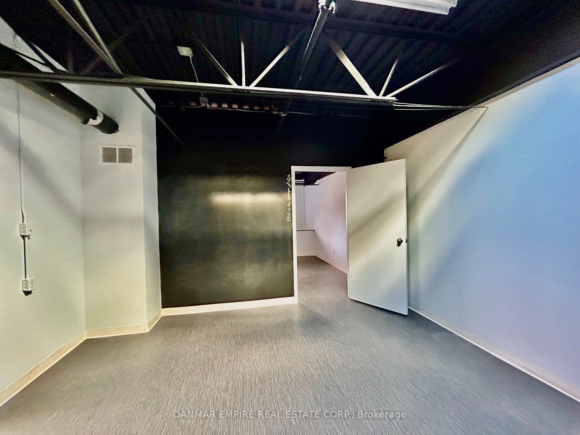 1131 Invicta Dr, #8