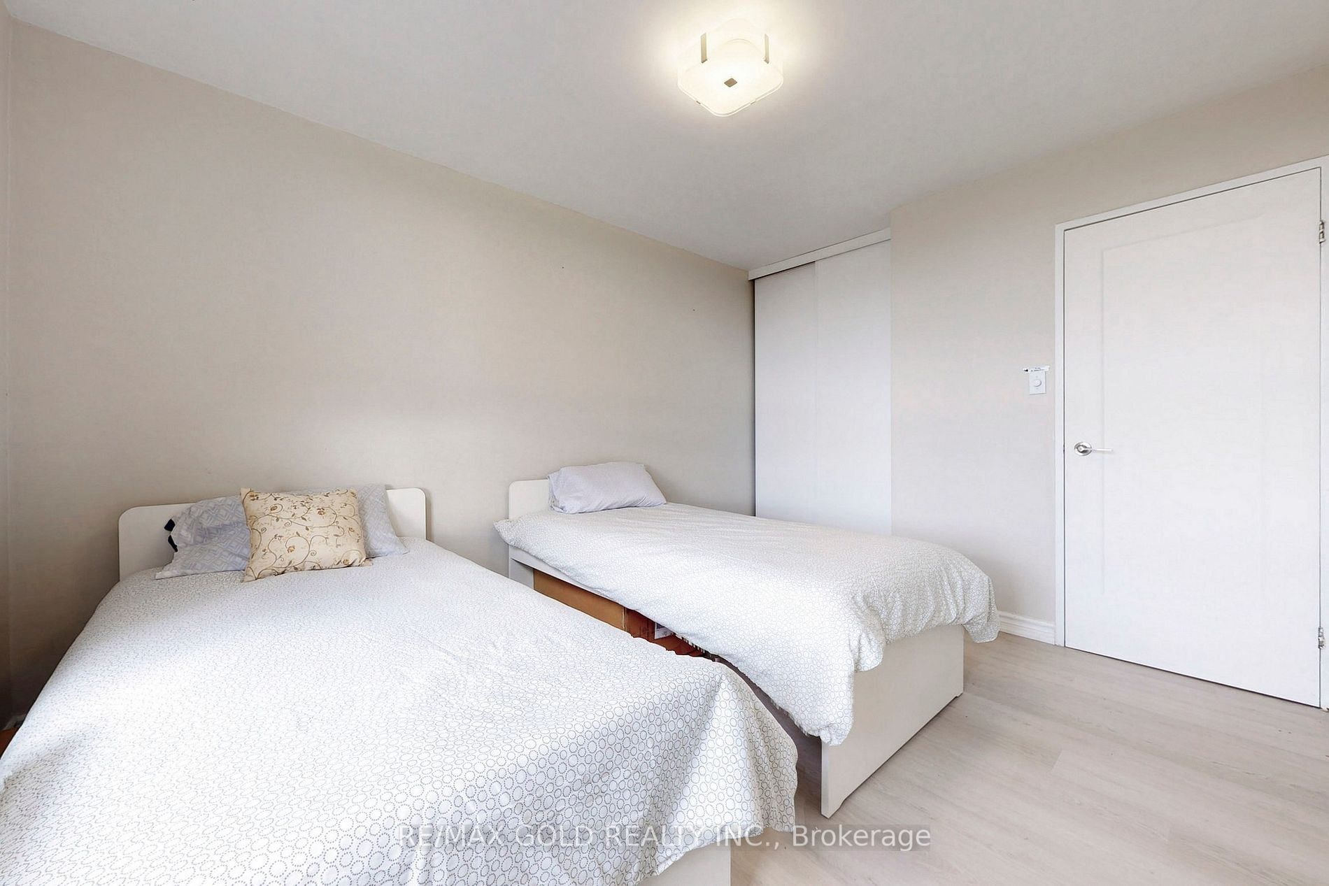 2835 Islington Ave, #515