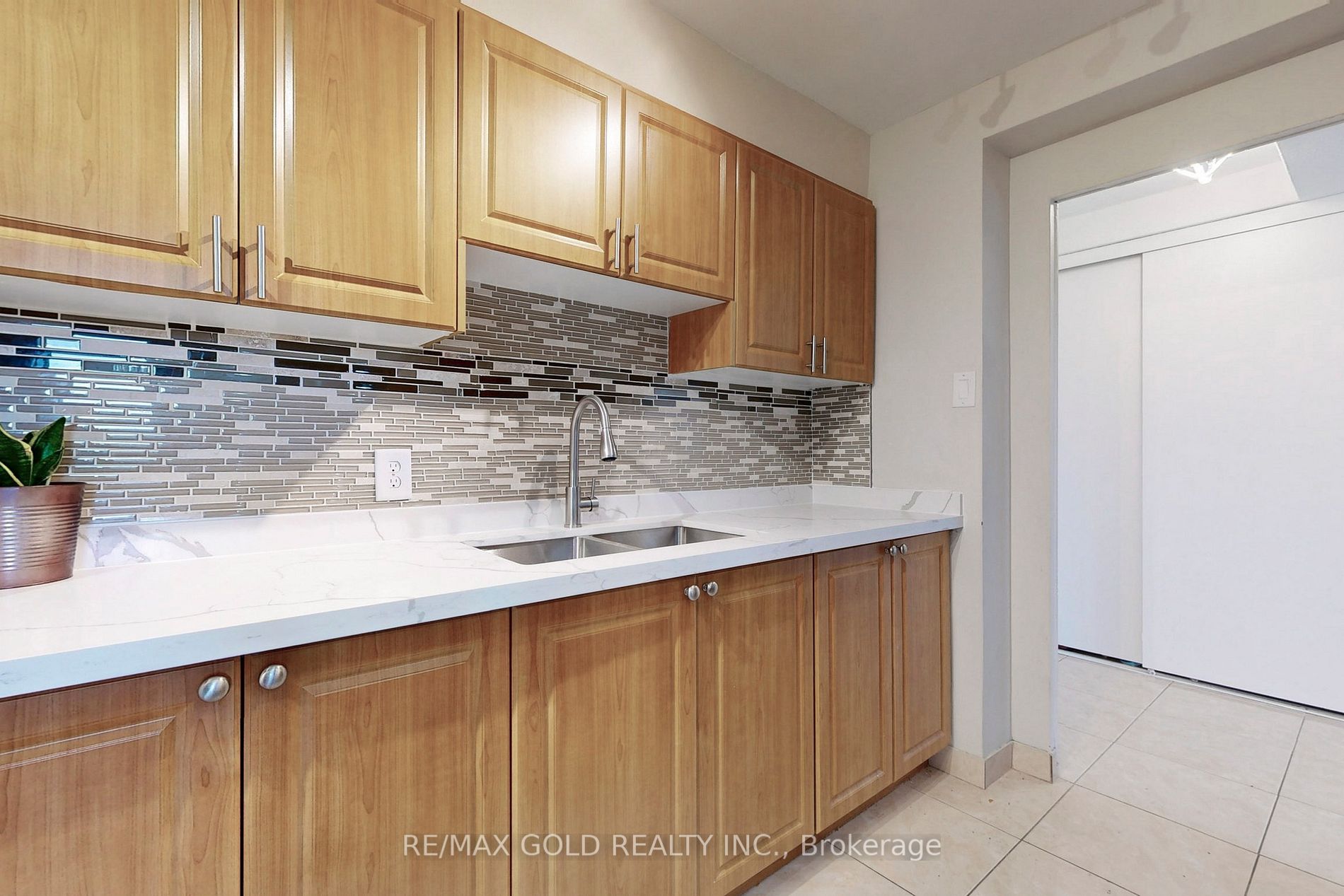 2835 Islington Ave, #515
