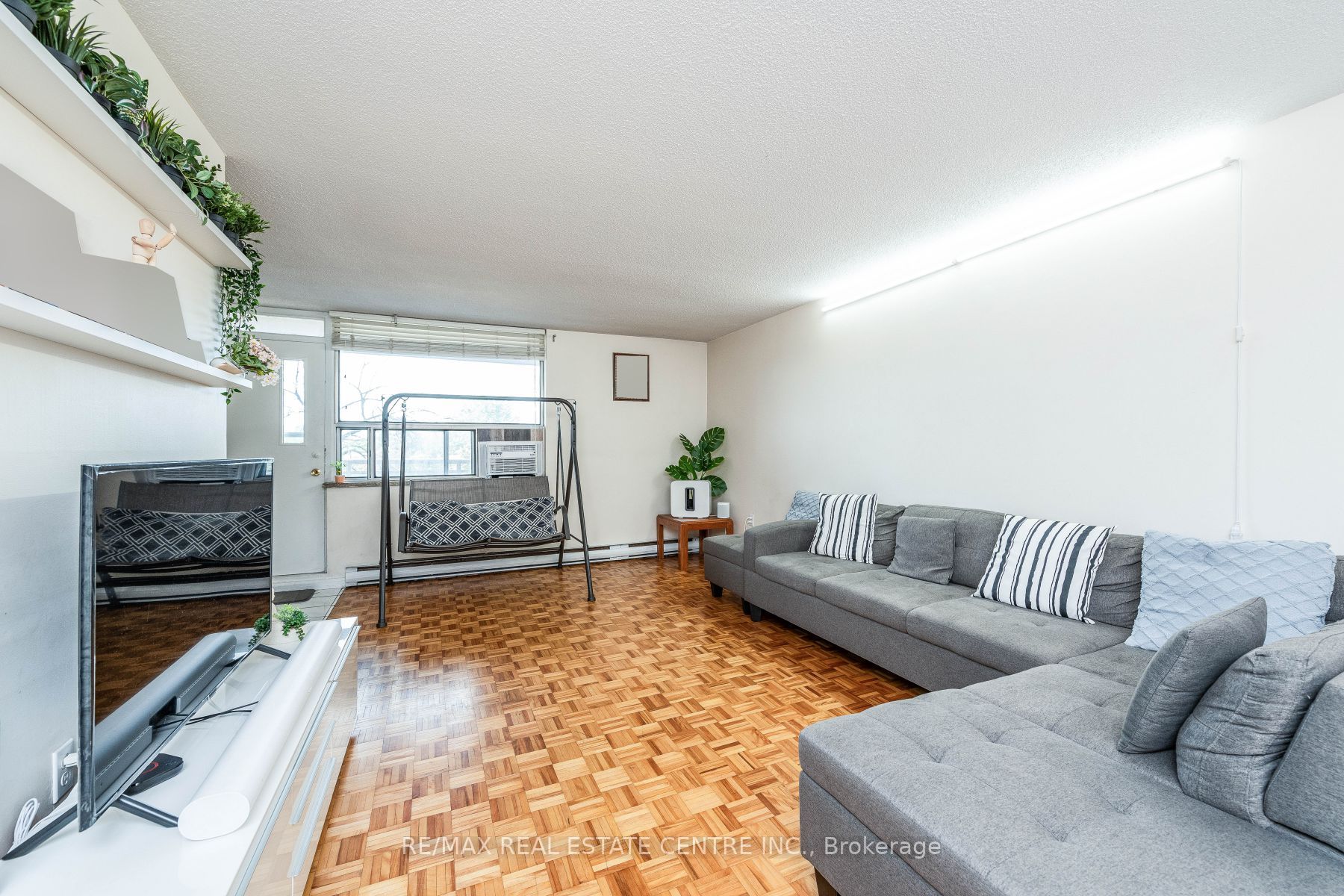 49 Silverstone Dr, #308