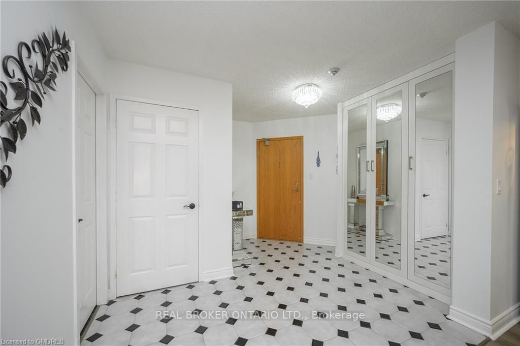 1237 North Shore Blvd E, #301