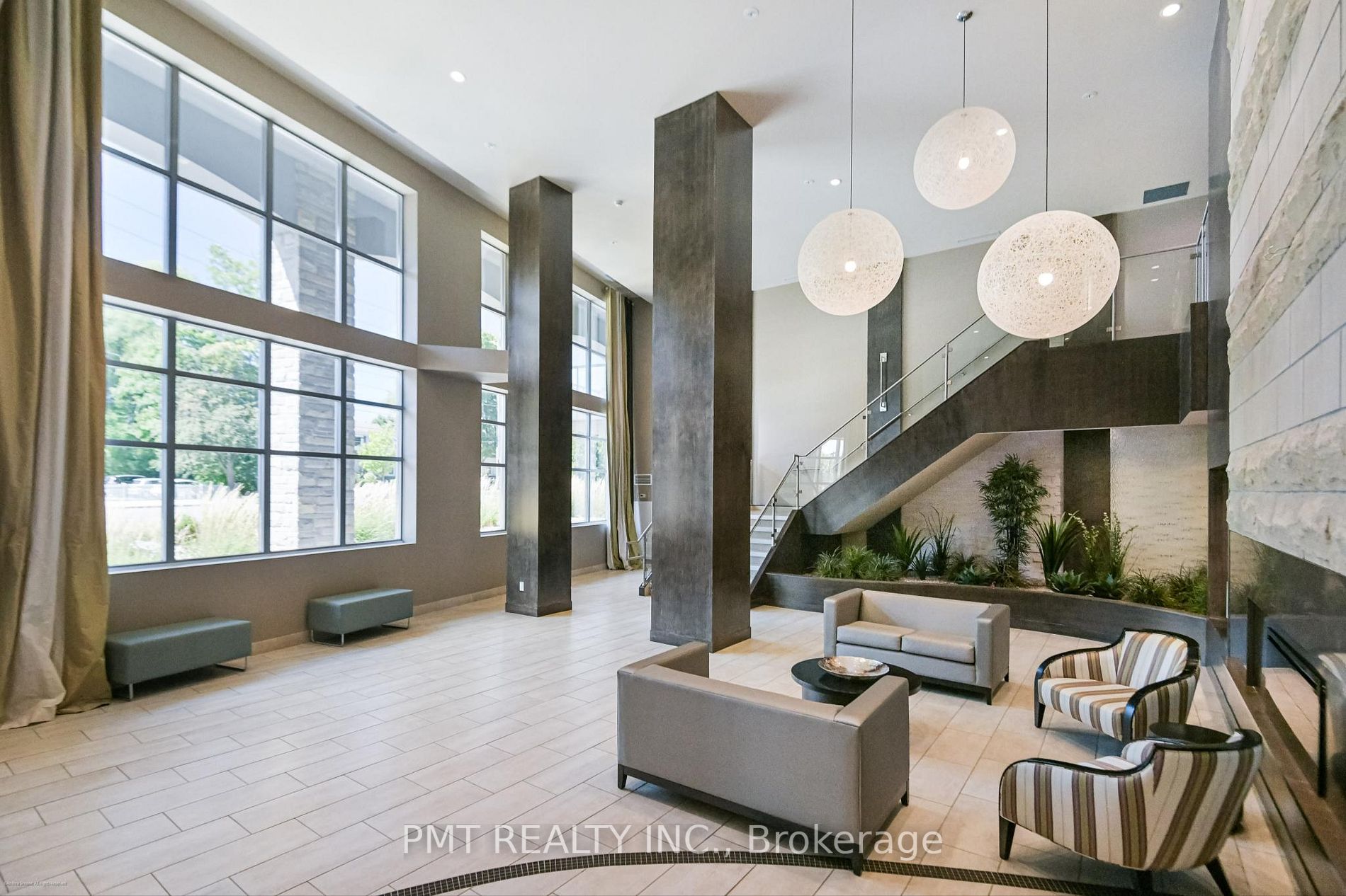 551 Maple Ave, #405
