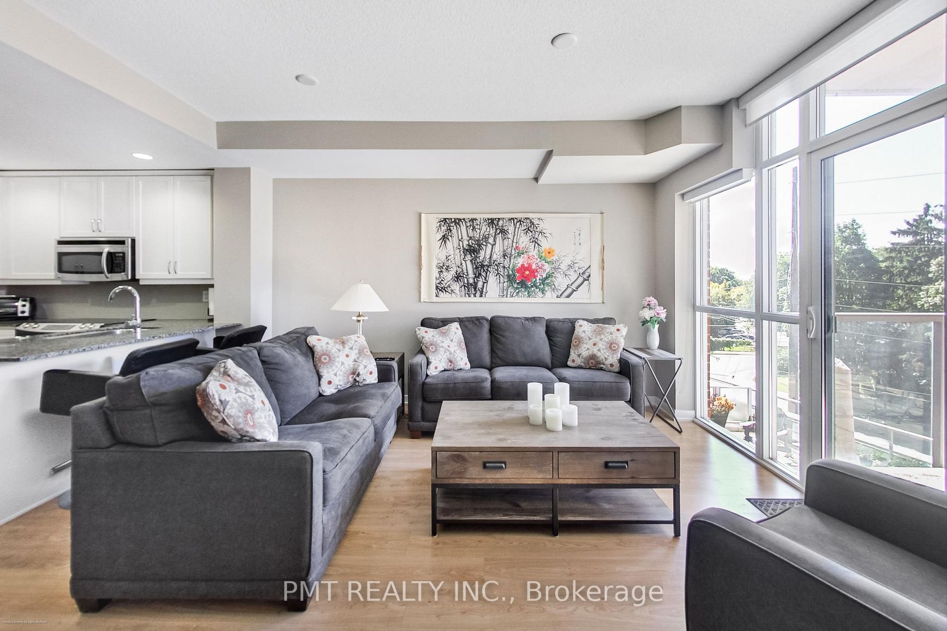 551 Maple Ave, #405