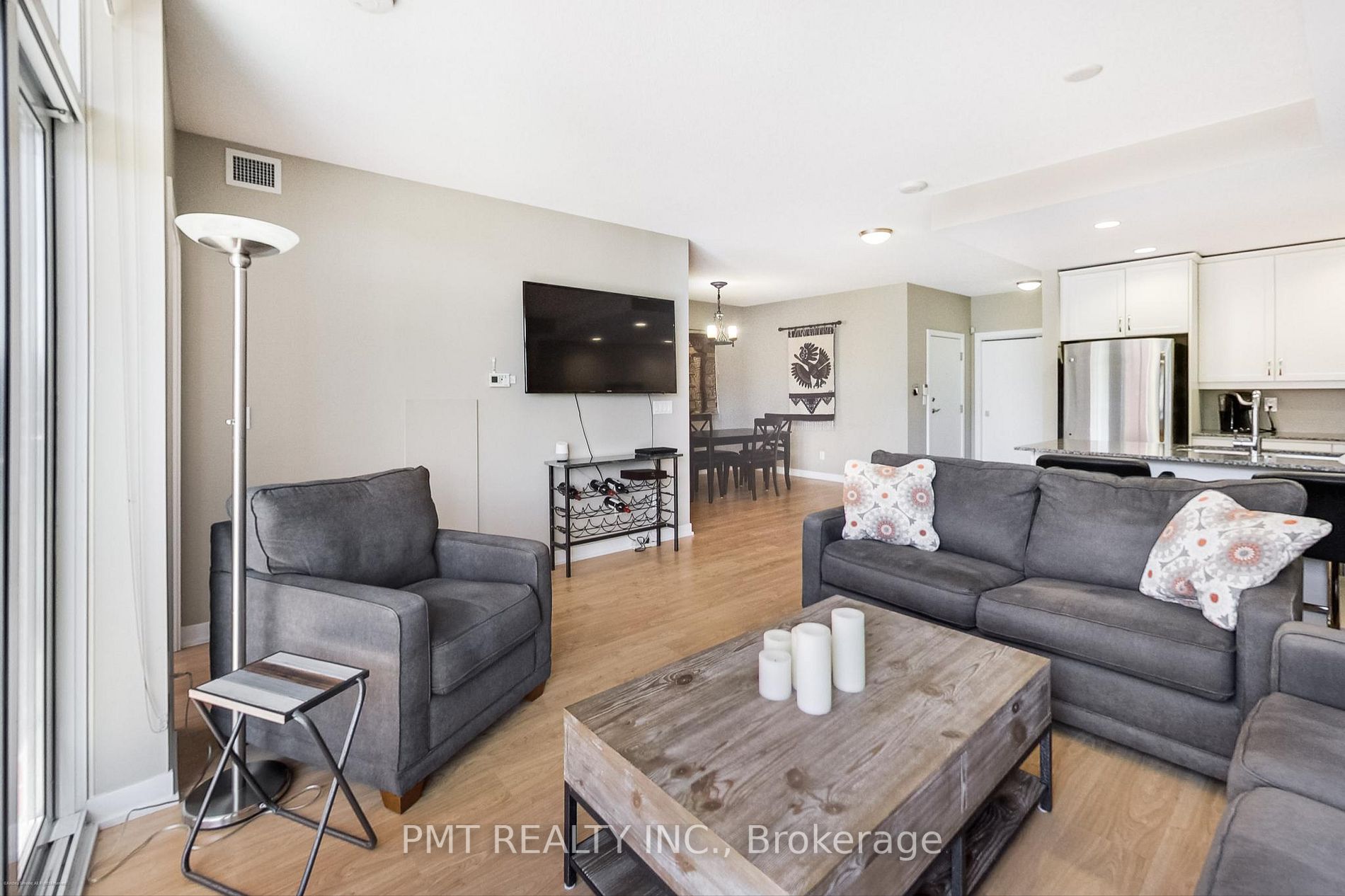 551 Maple Ave, #405