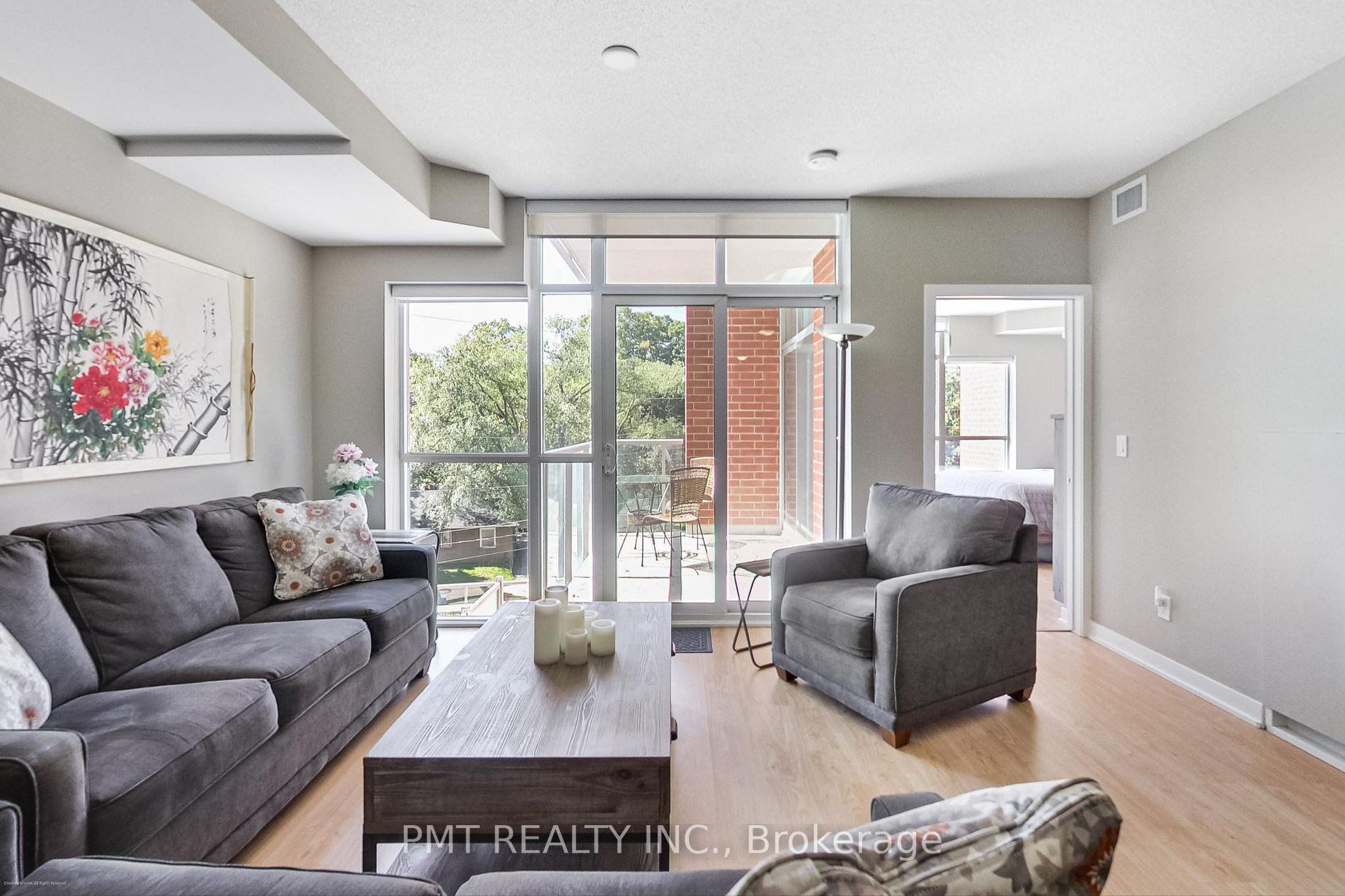 551 Maple Ave, #405