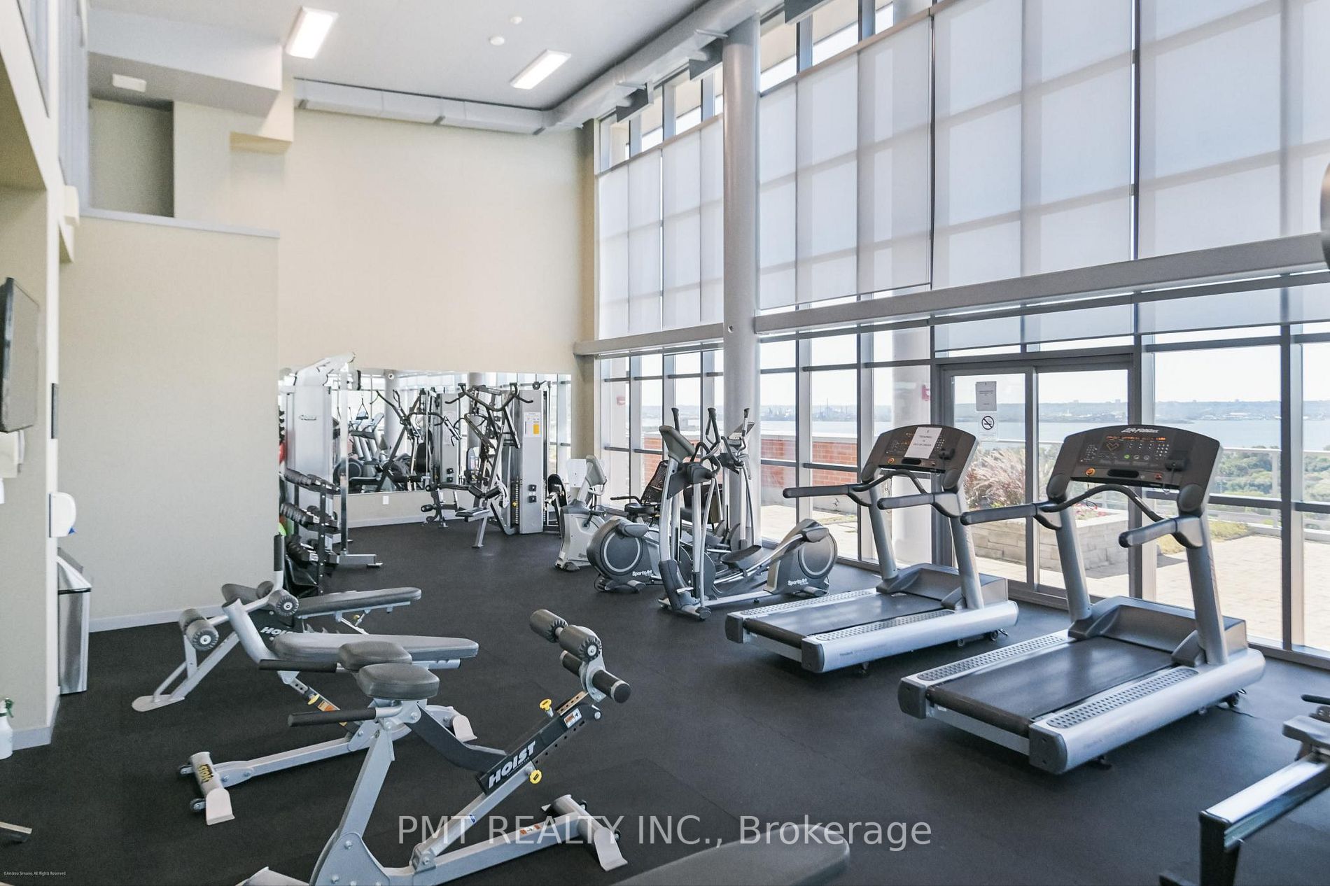 551 Maple Ave, #405