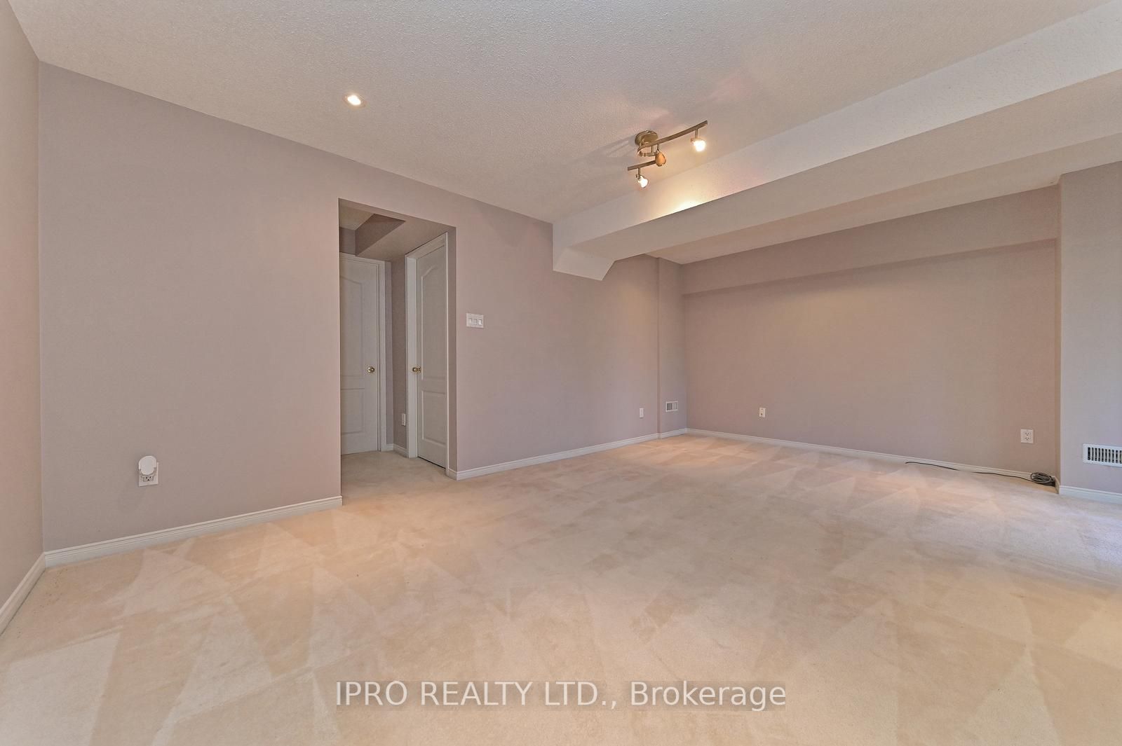 8305 Mclaughlin Rd S, #31