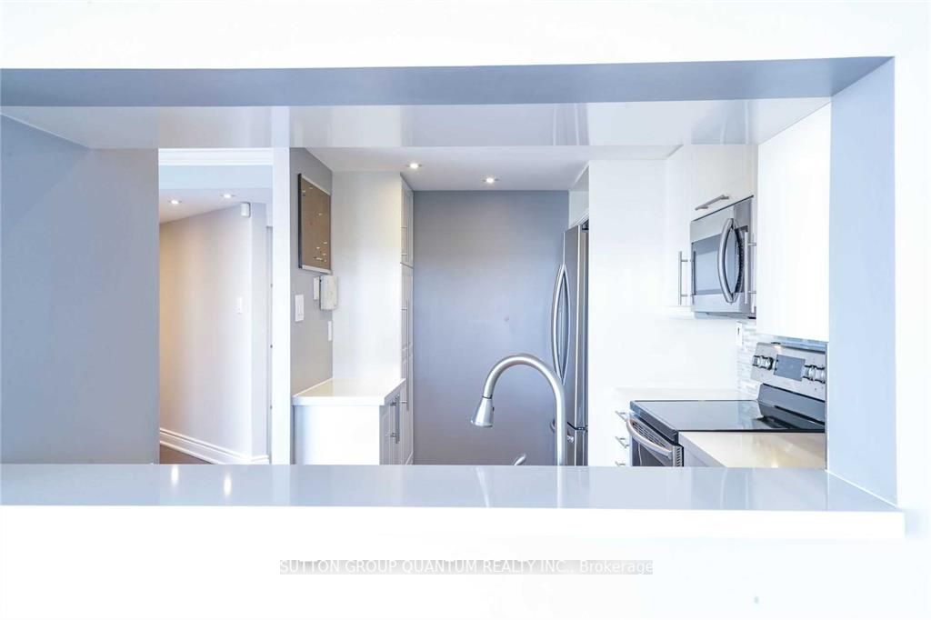 2091 Hurontario St, #1005