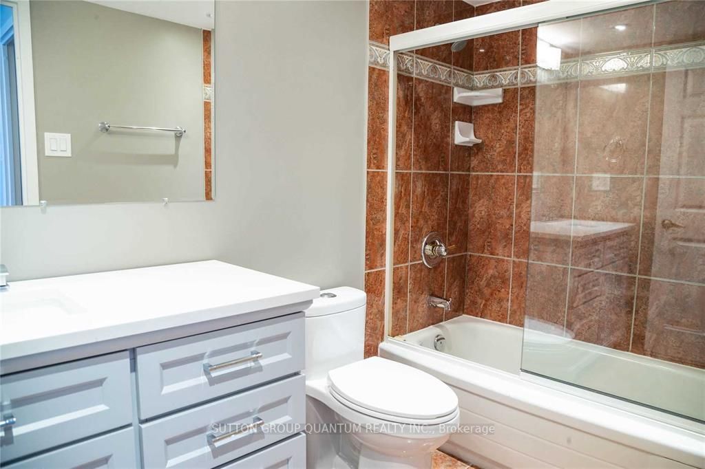 2091 Hurontario St, #1005