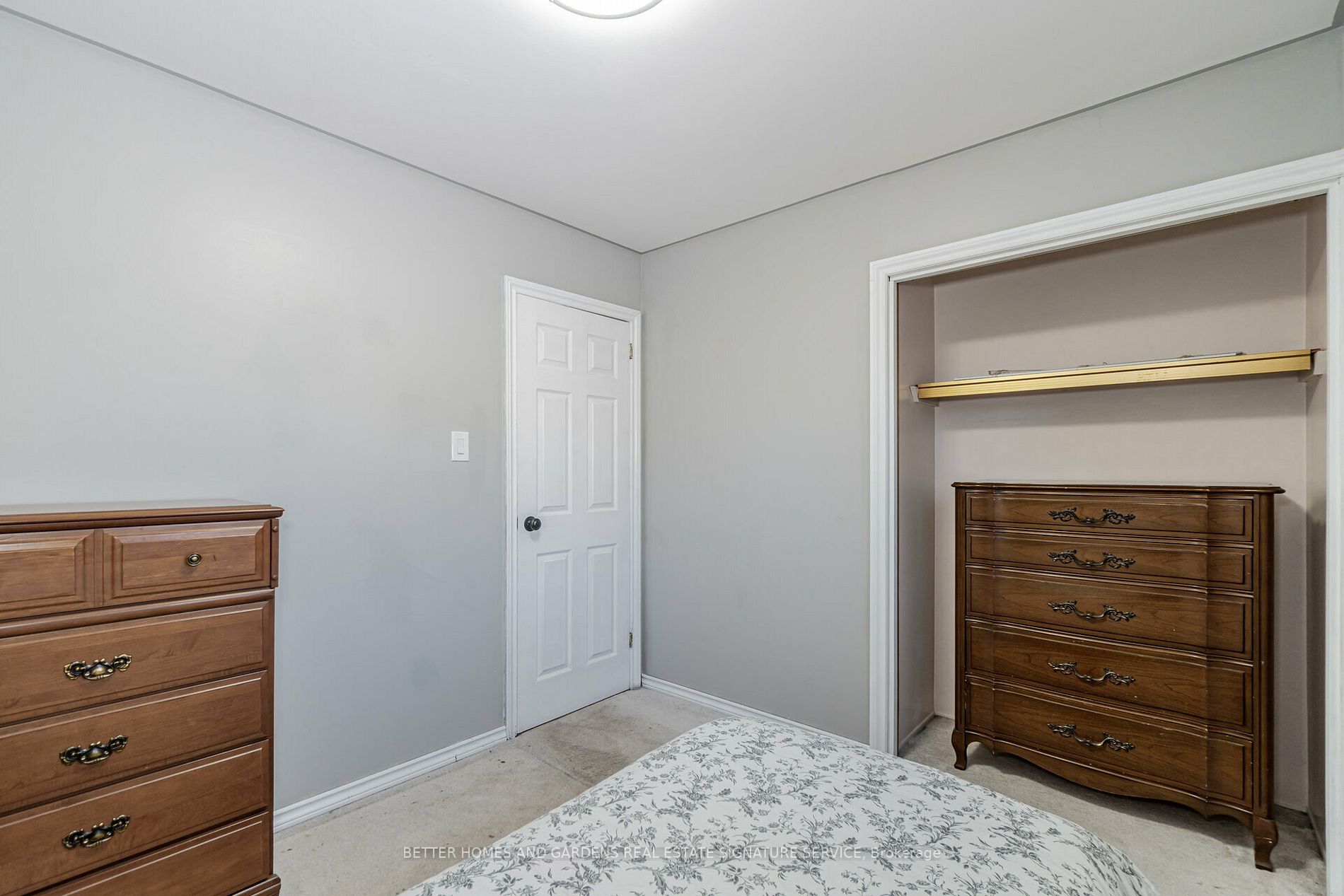 1549 Newlands Cres