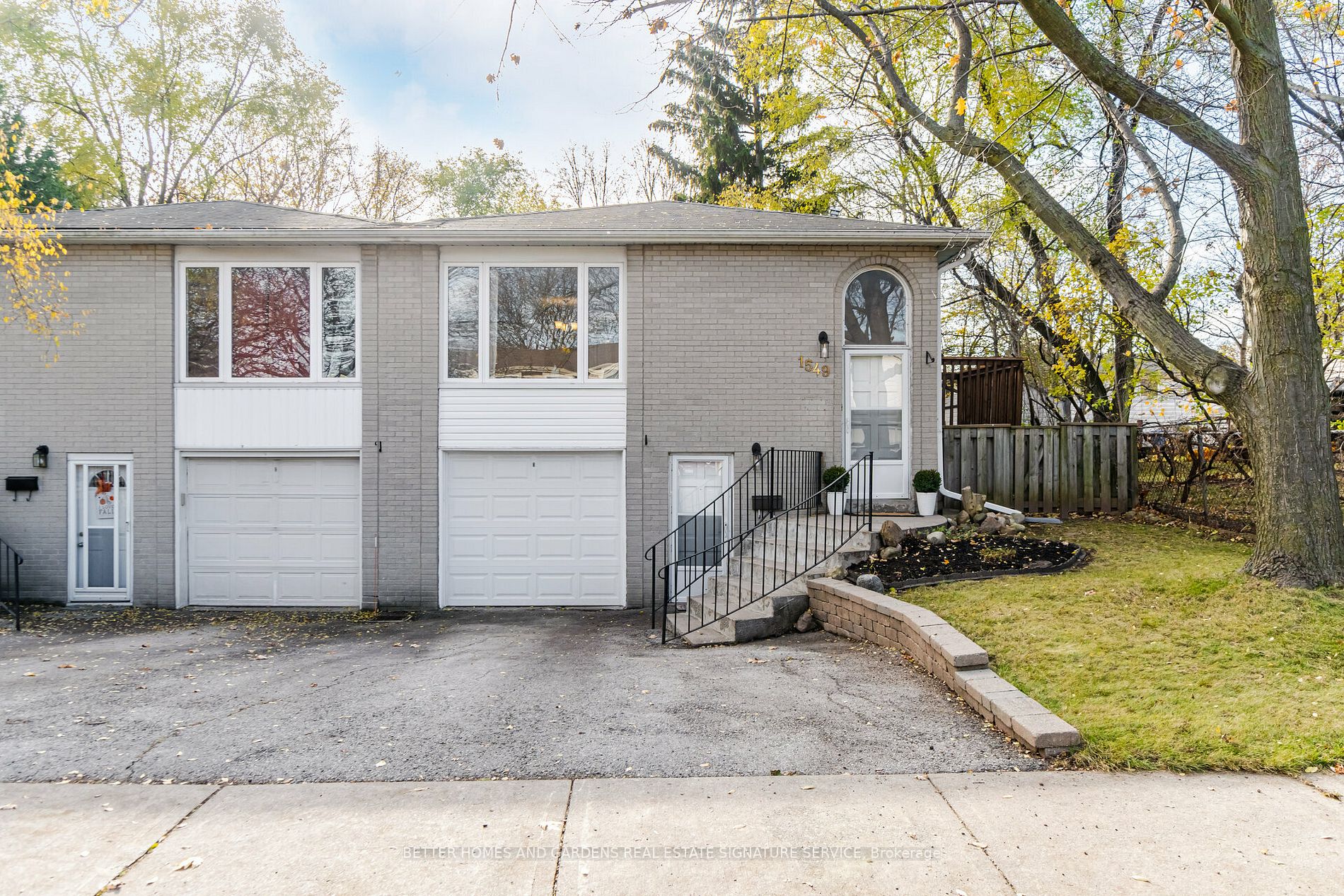 1549 Newlands Cres