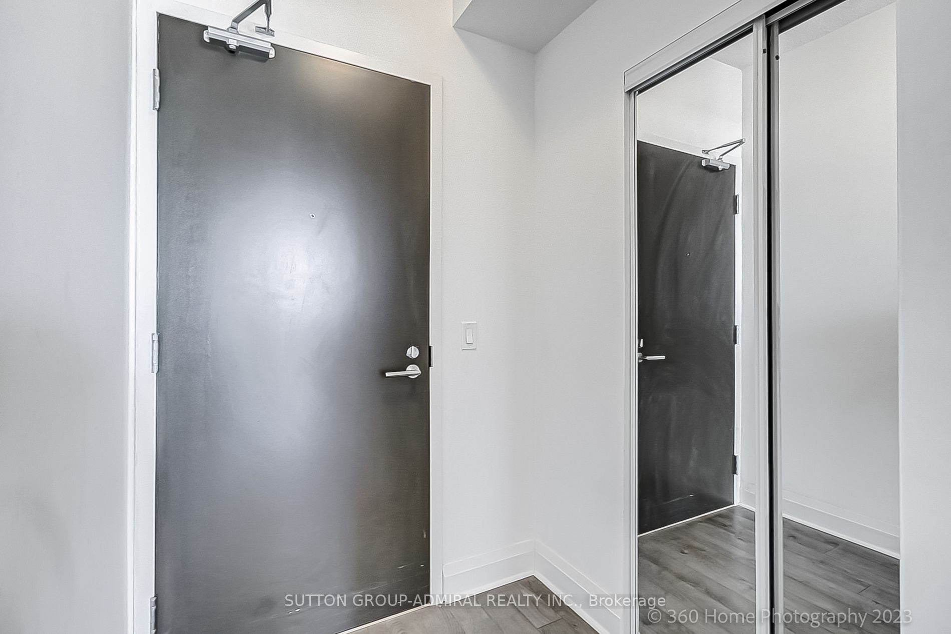 15 Zorra St, #1006