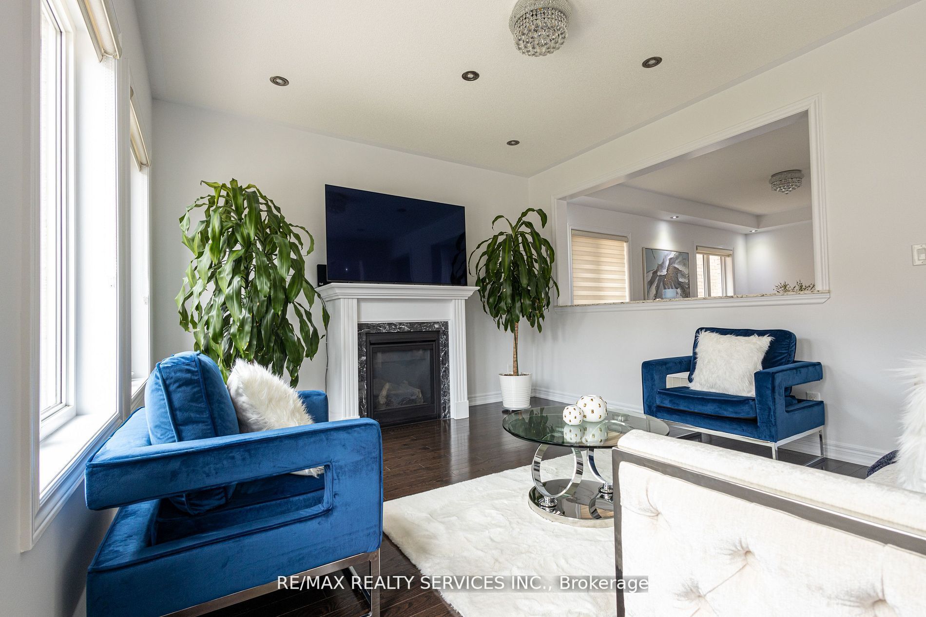 90 Yardley Cres