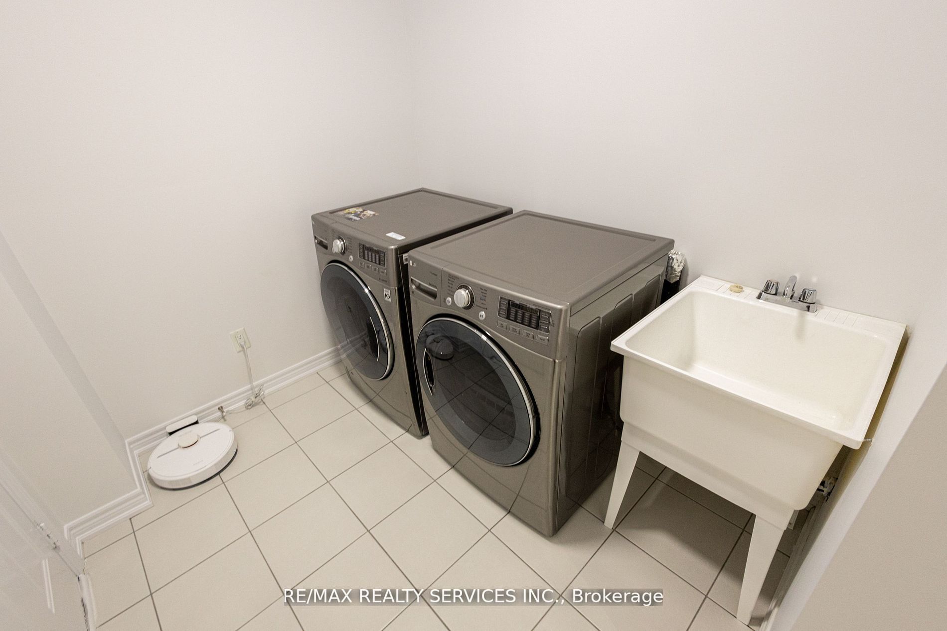 90 Yardley Cres