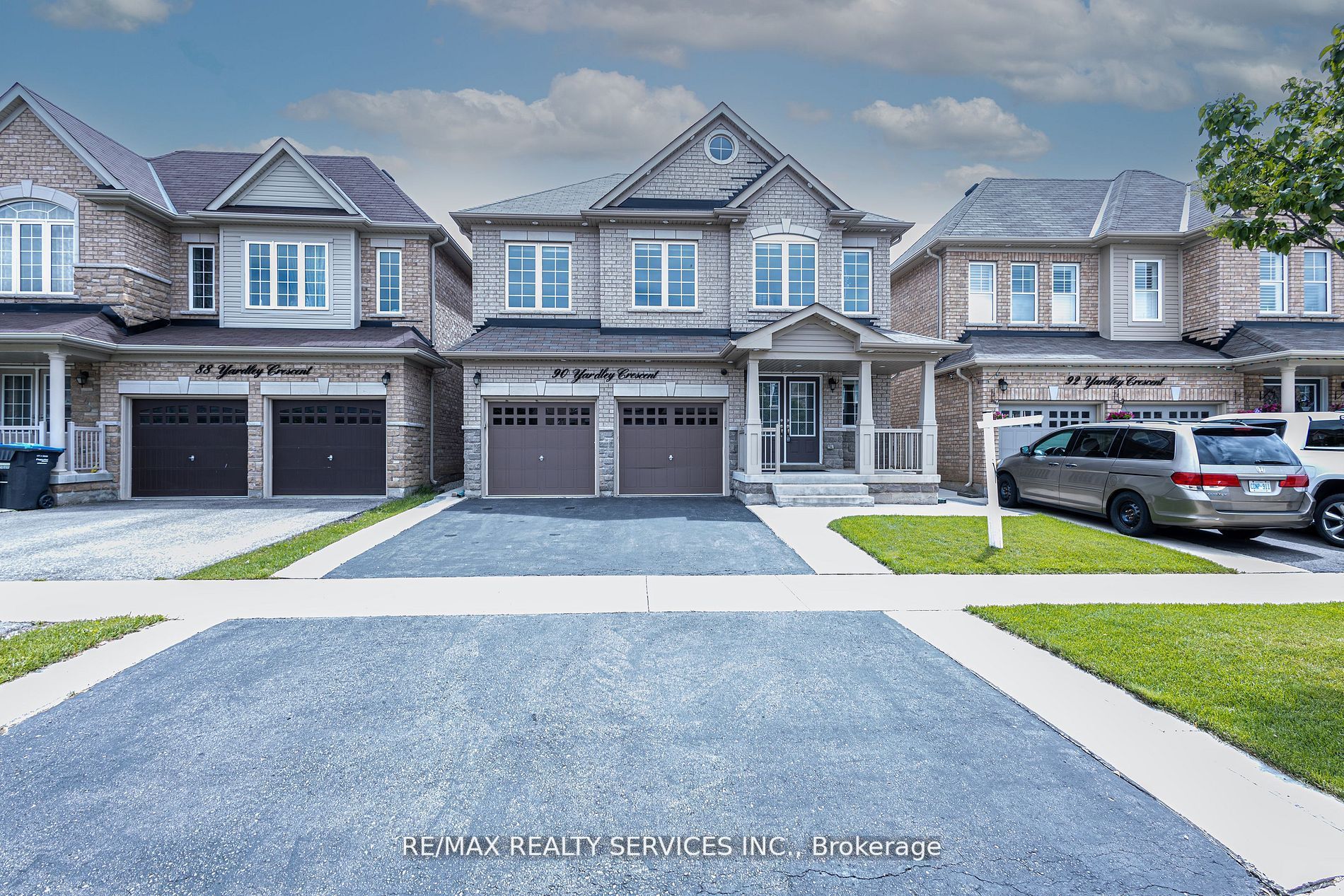 90 Yardley Cres