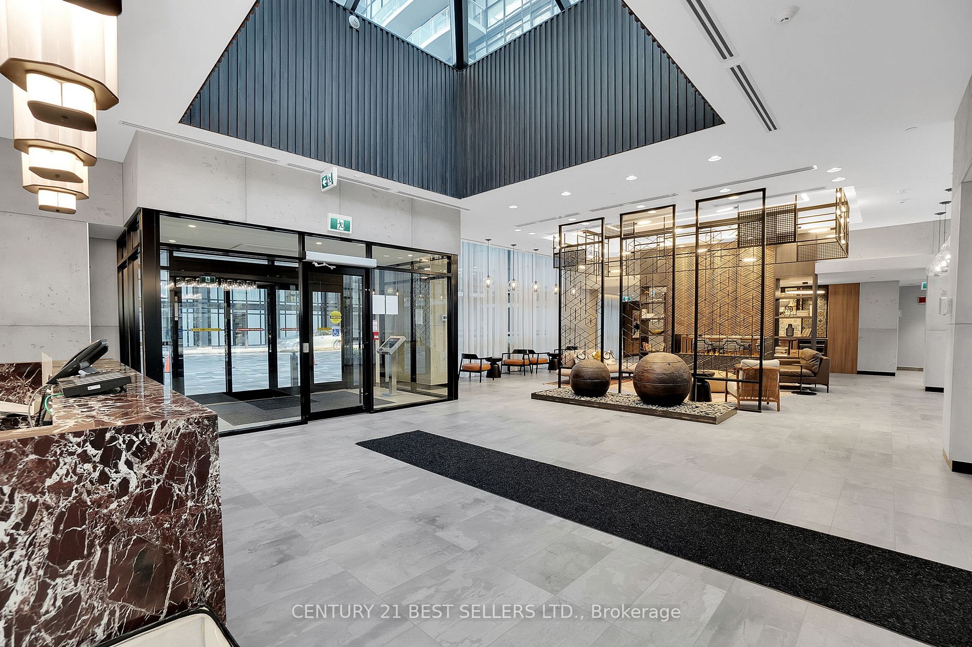 251 Manitoba St, #413