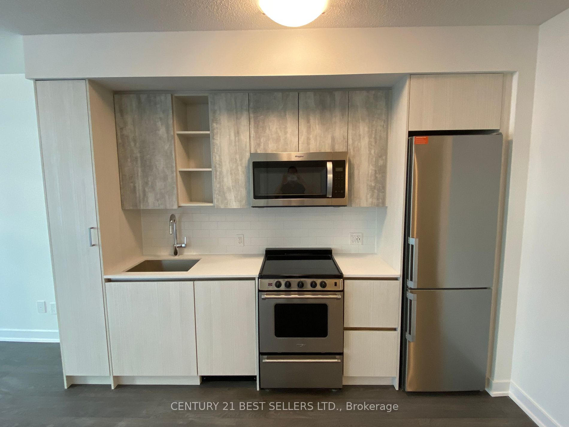 251 Manitoba St, #413