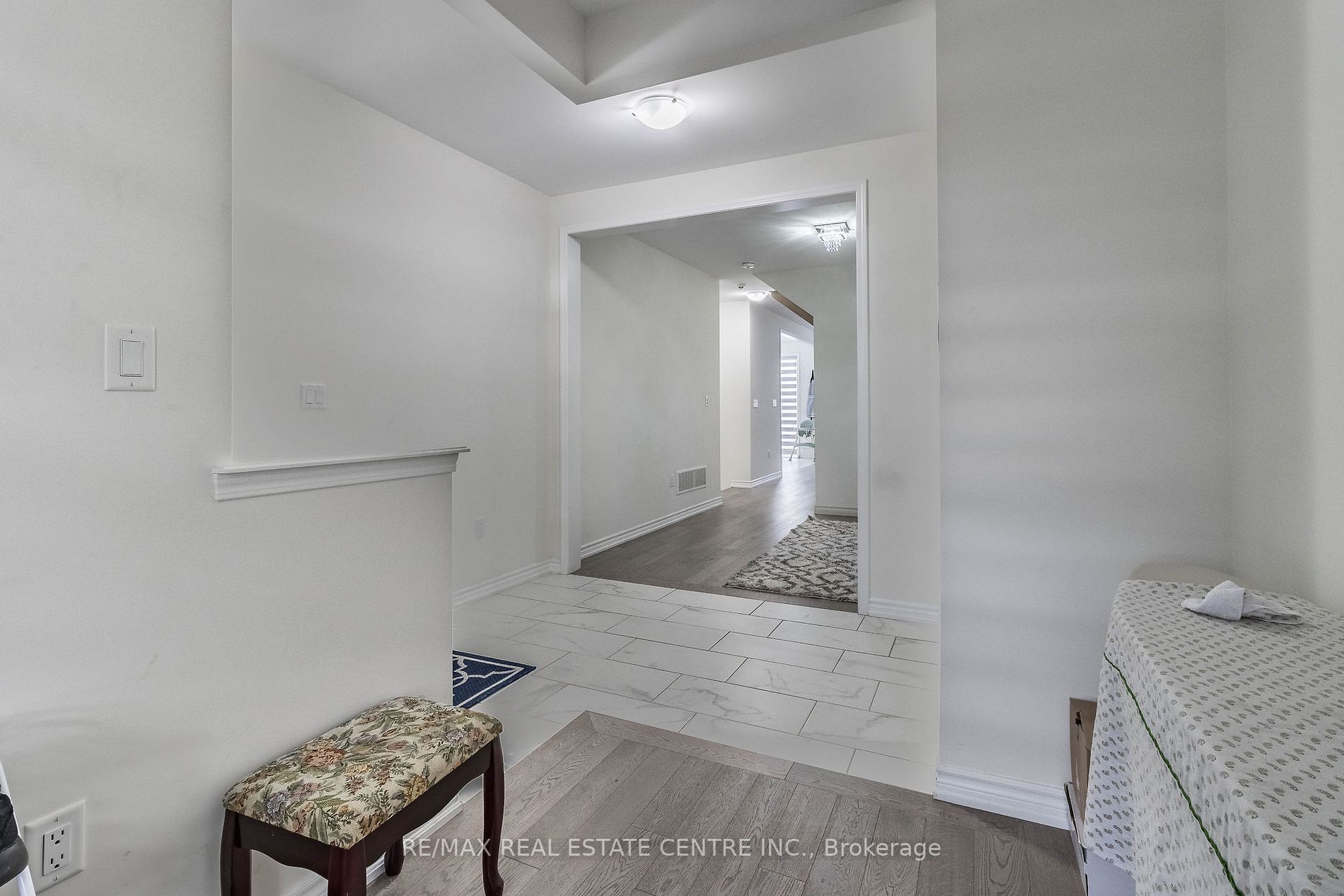 72 Circus Cres, #Upper