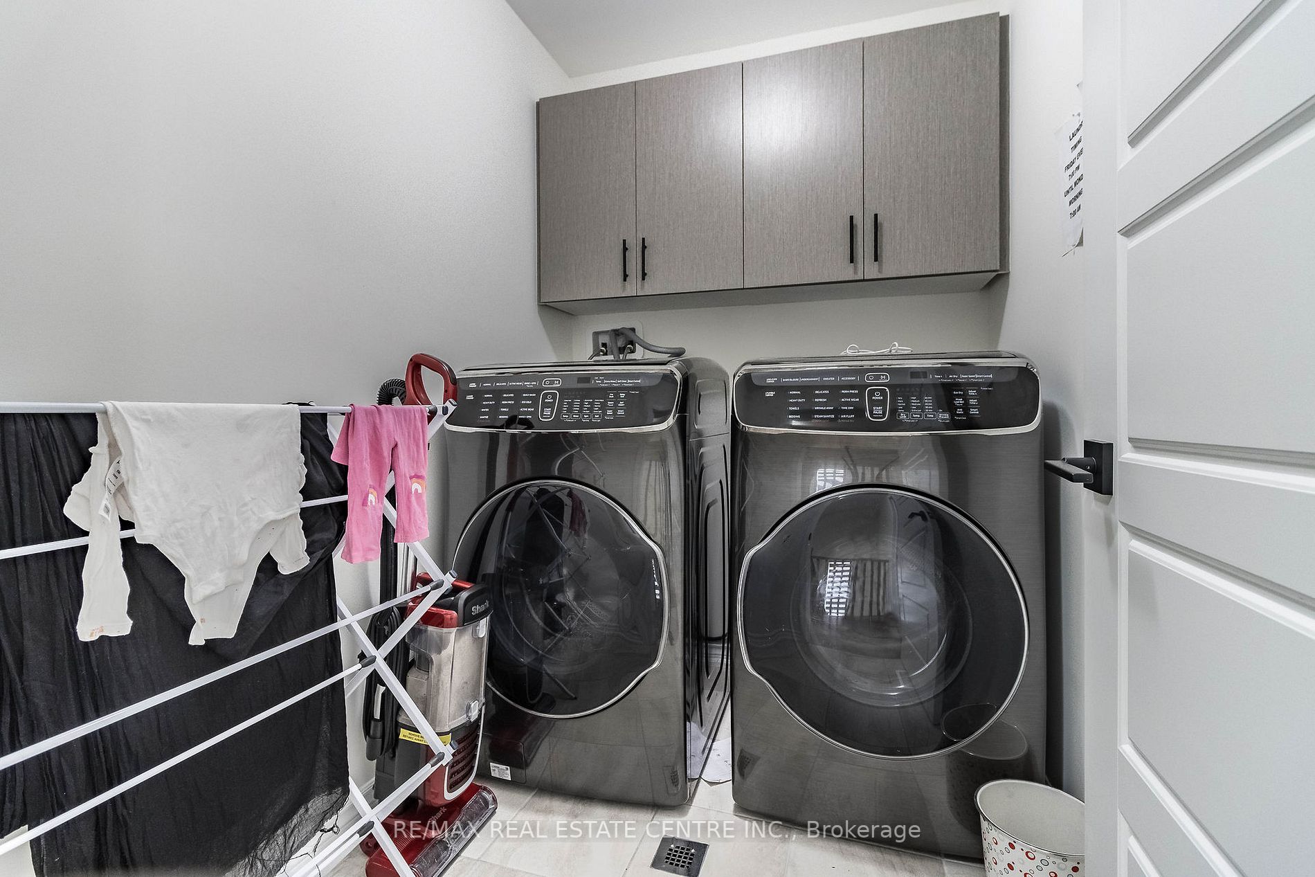 72 Circus Cres, #Upper