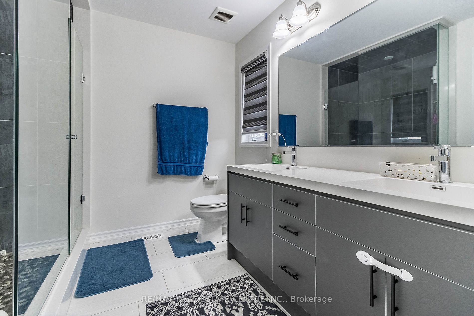 72 Circus Cres, #Upper
